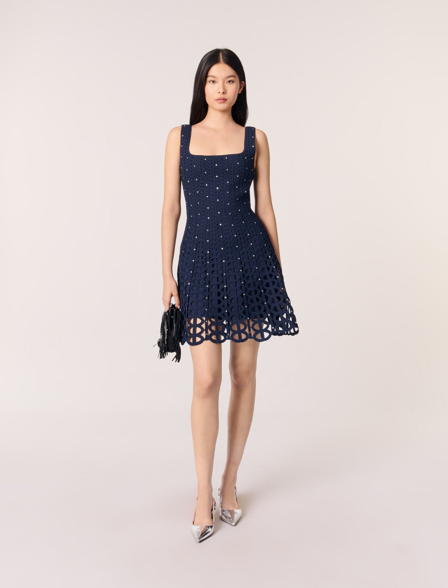 Robe courte en crochet strassée