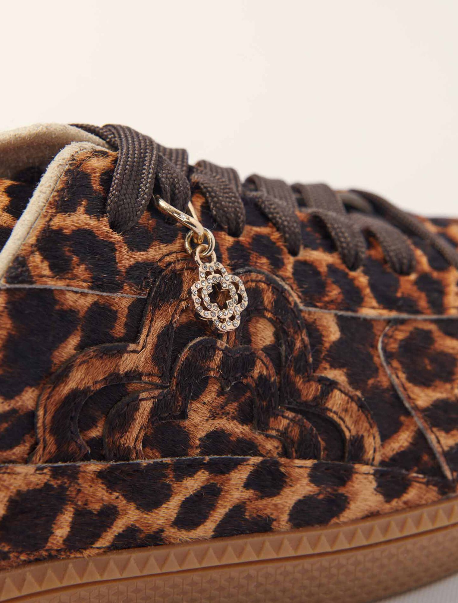 Basket casual en cuir effet léopard