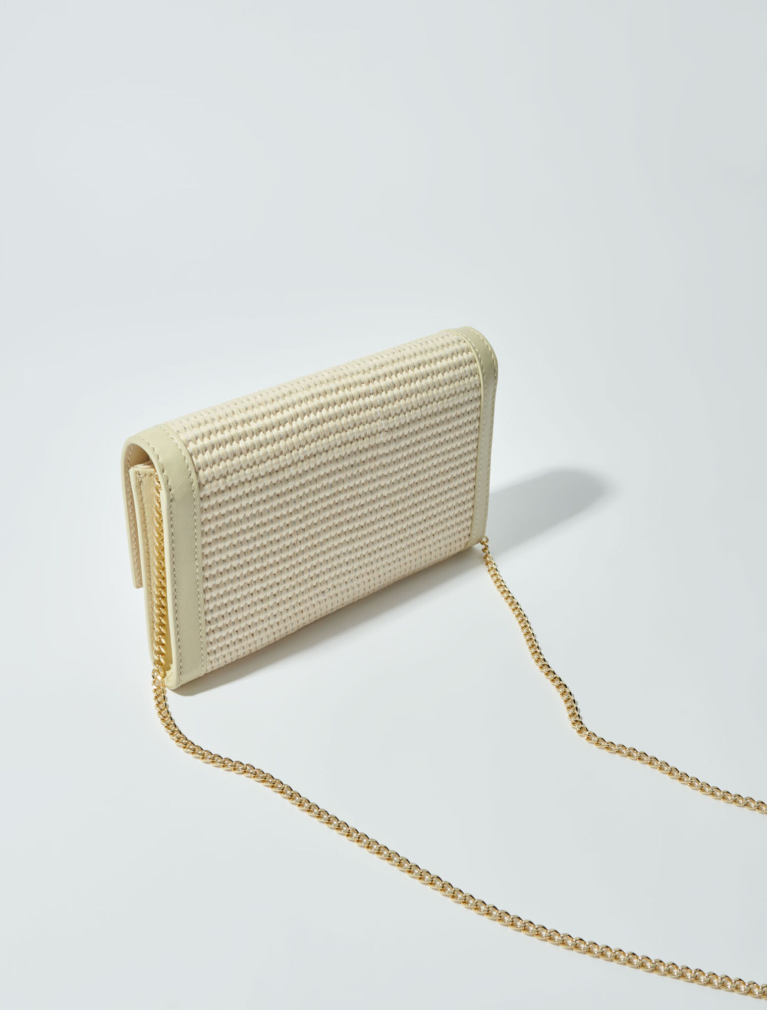 Pochette à chaîne effet raphia