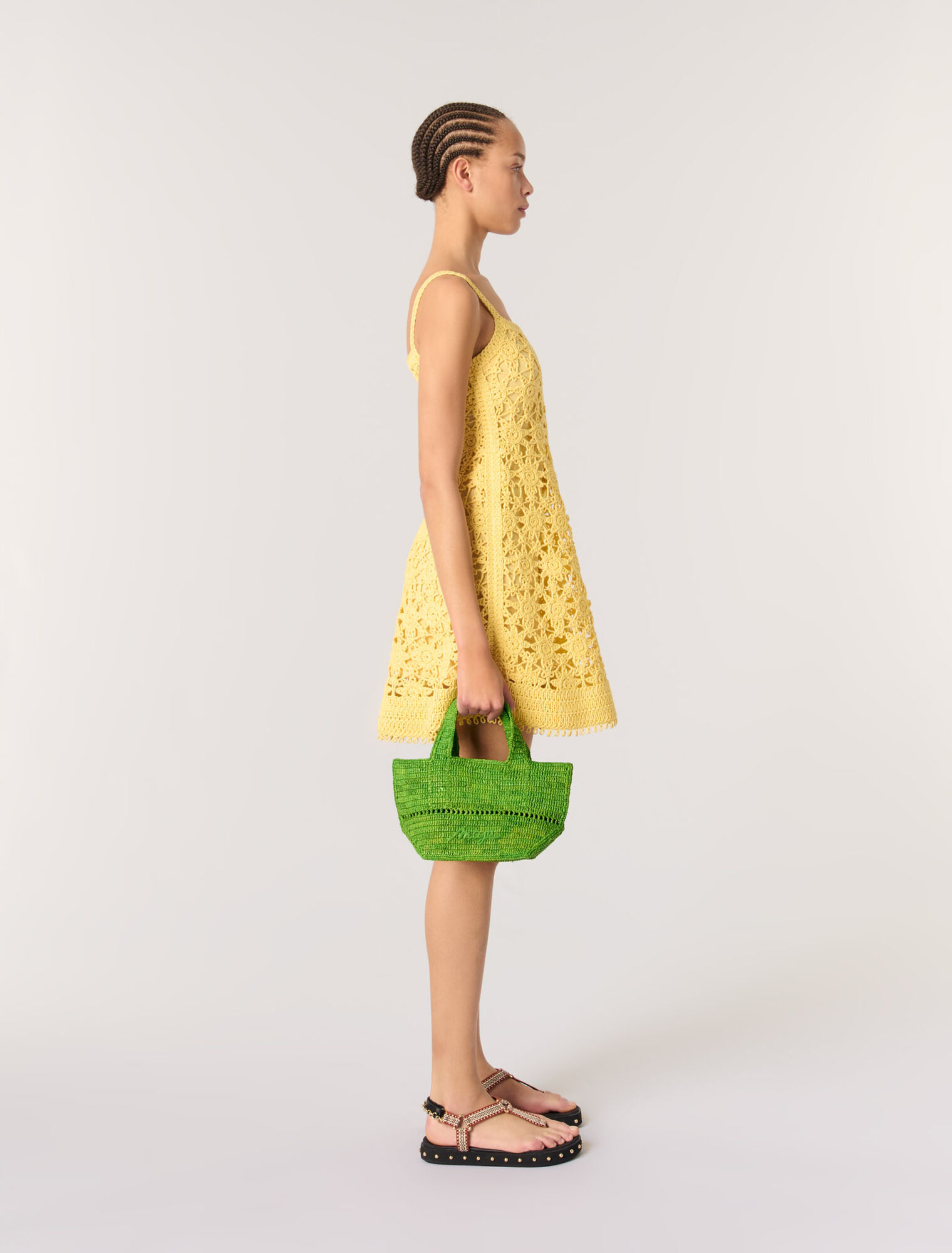 Robe courte à bretelles en crochet