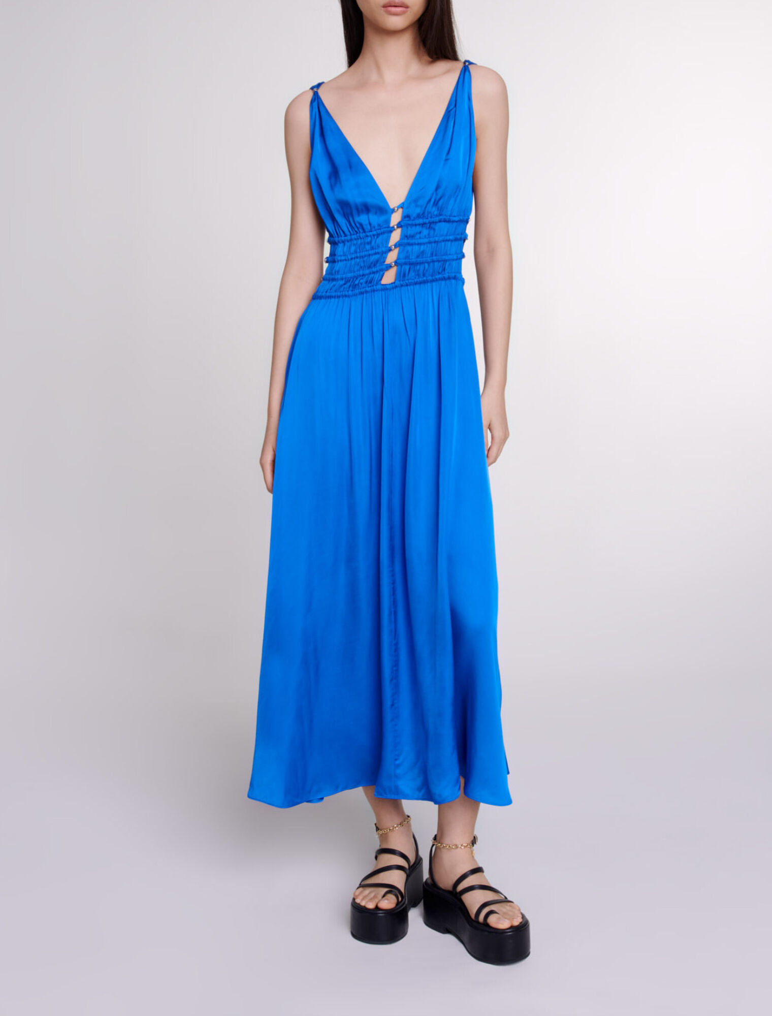 Robe satinée ajourée
