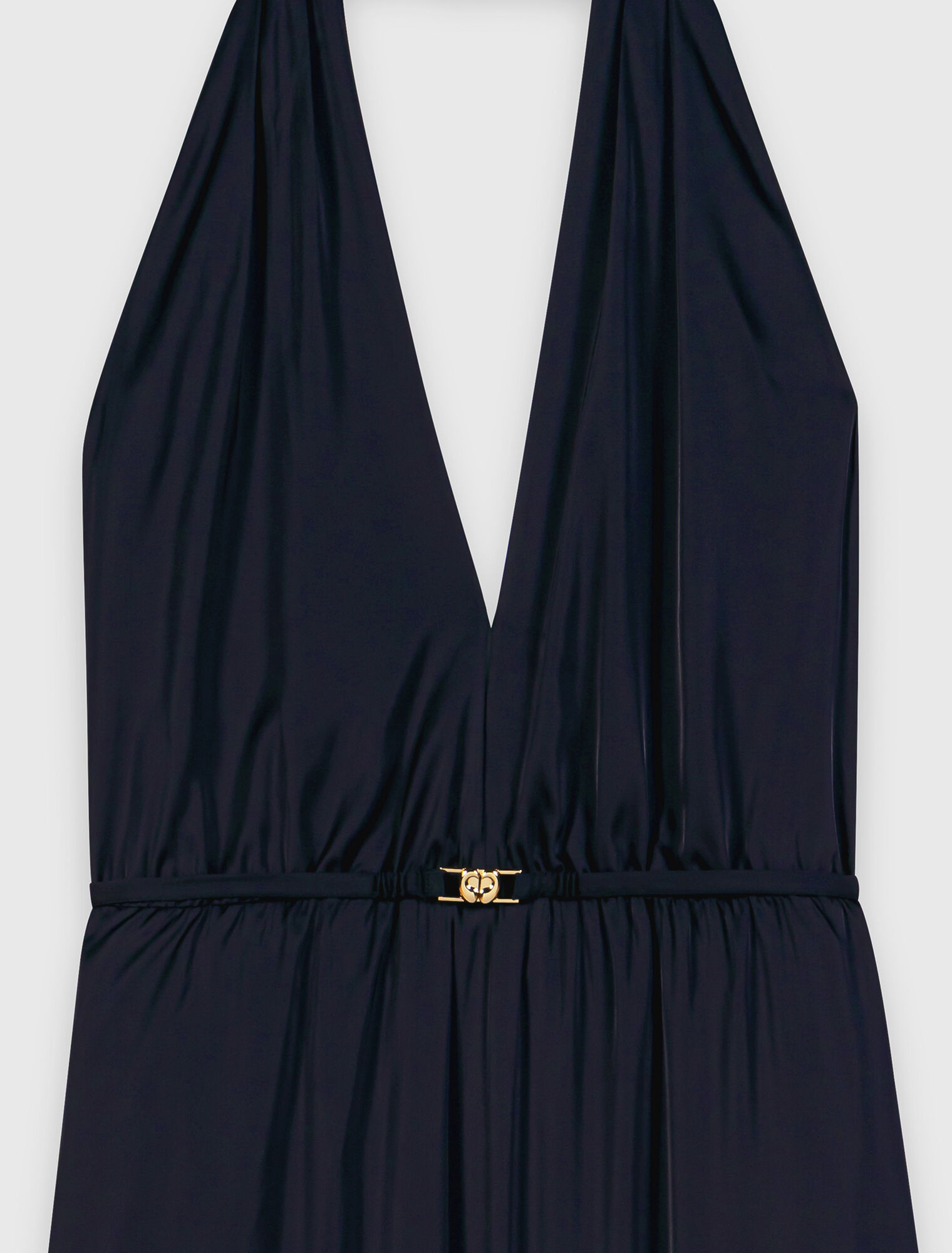 Robe longue pliss&eacute;e dos nu