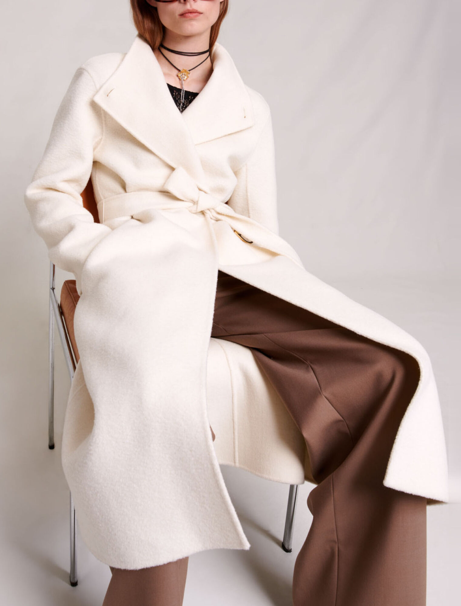 Manteau mi-long à nouer