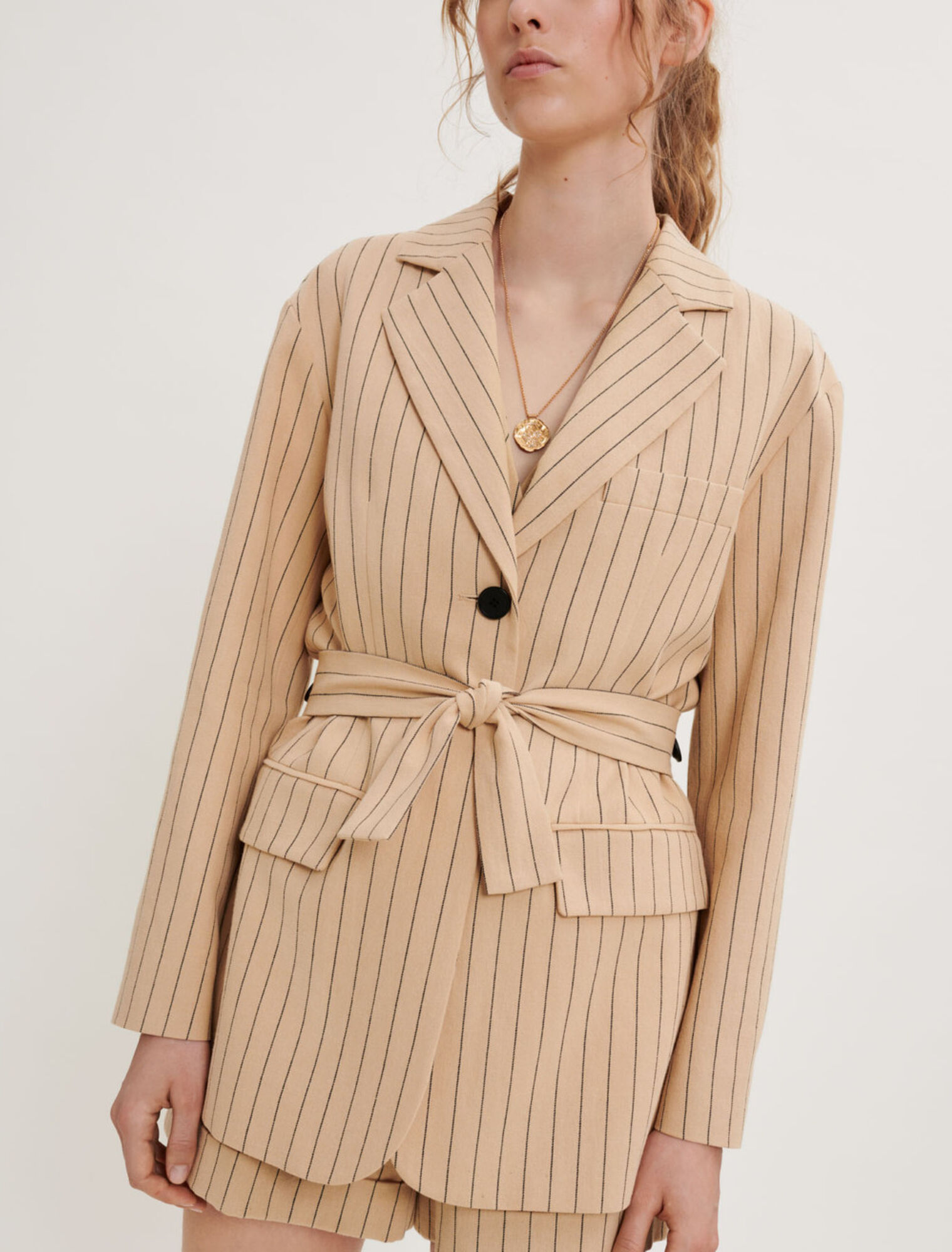 Veste à rayures ceinturée