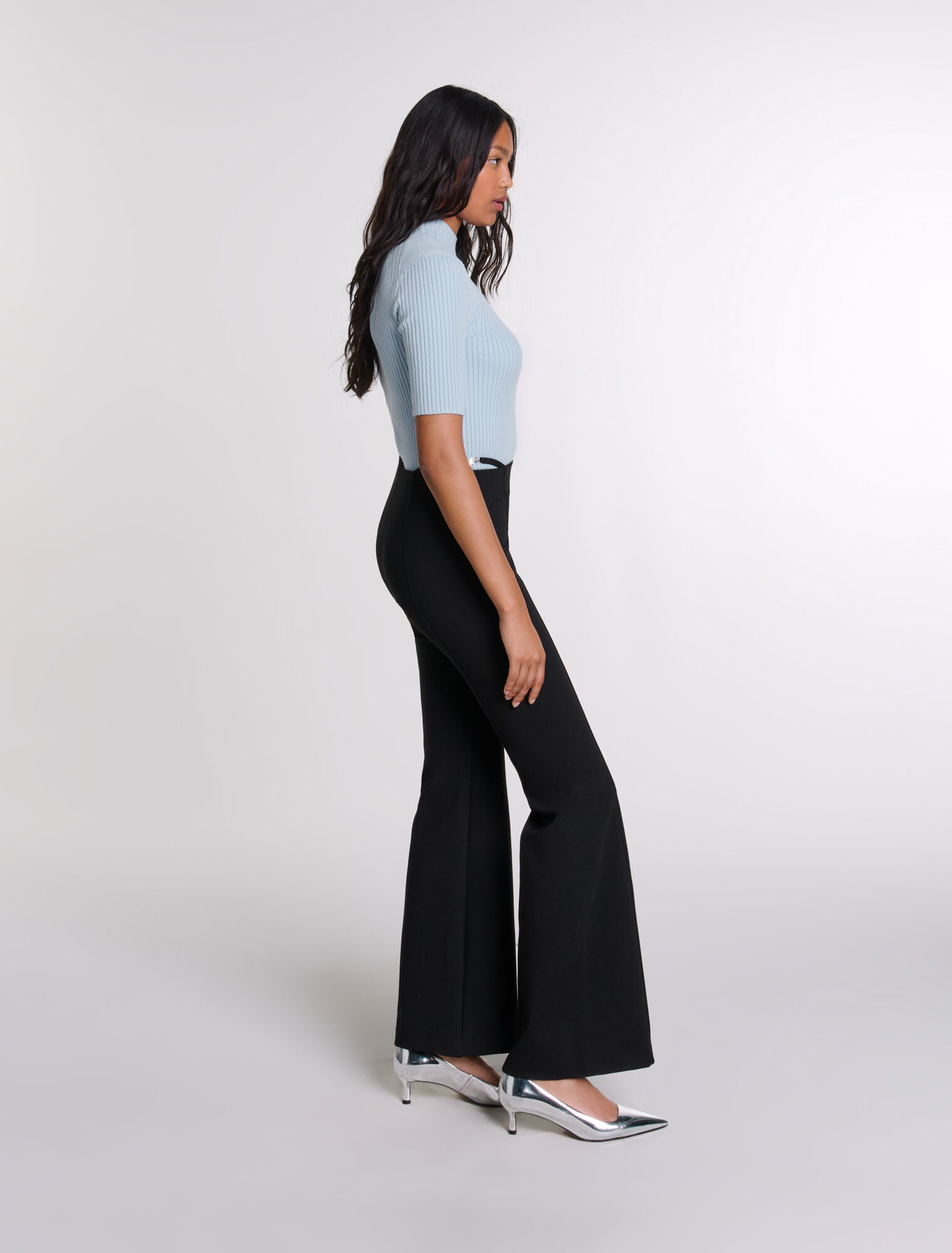 Pantalon évasé avec détail bijoux
