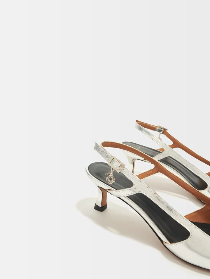 Escarpins à brides en cuir argenté