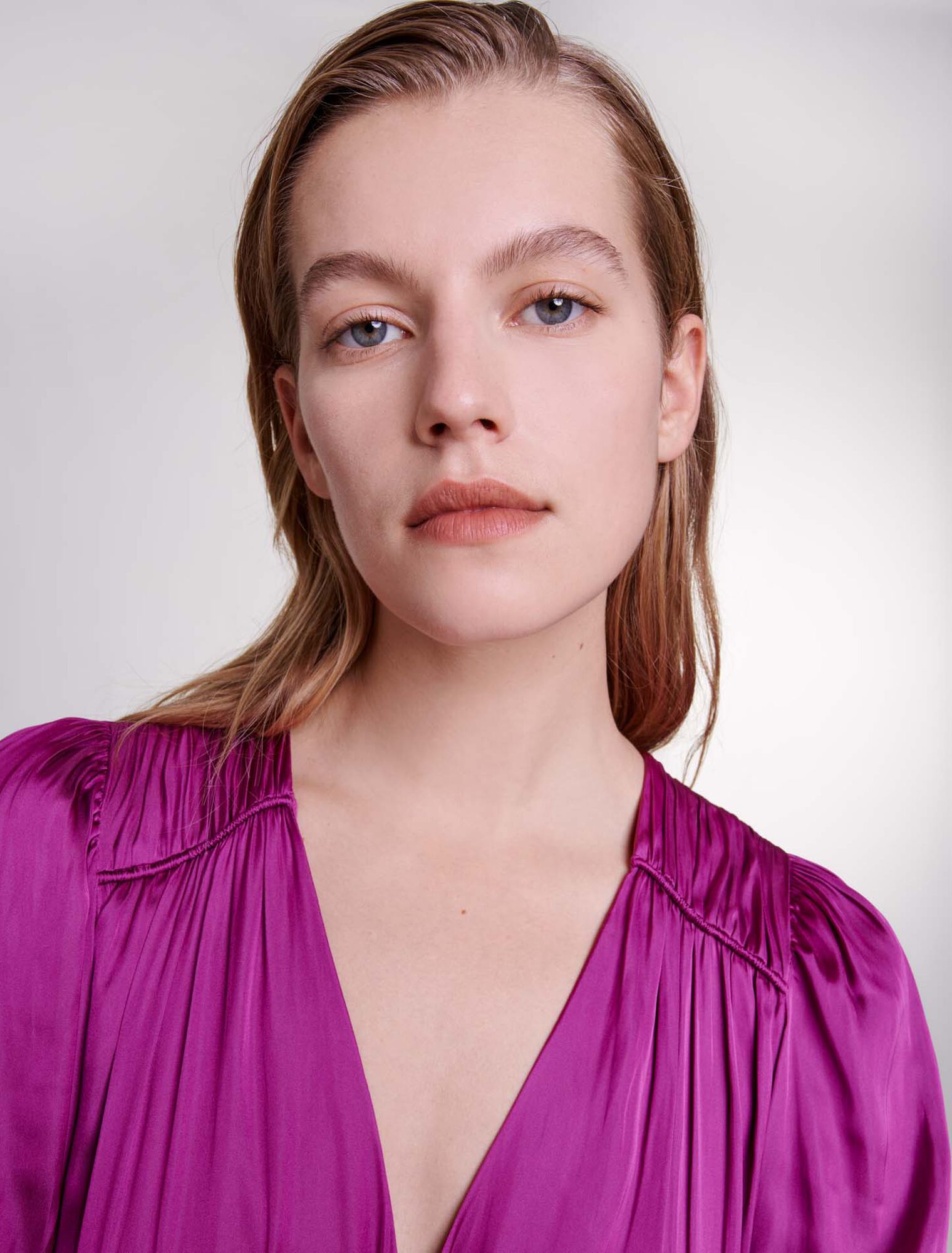 Robe courte satinée