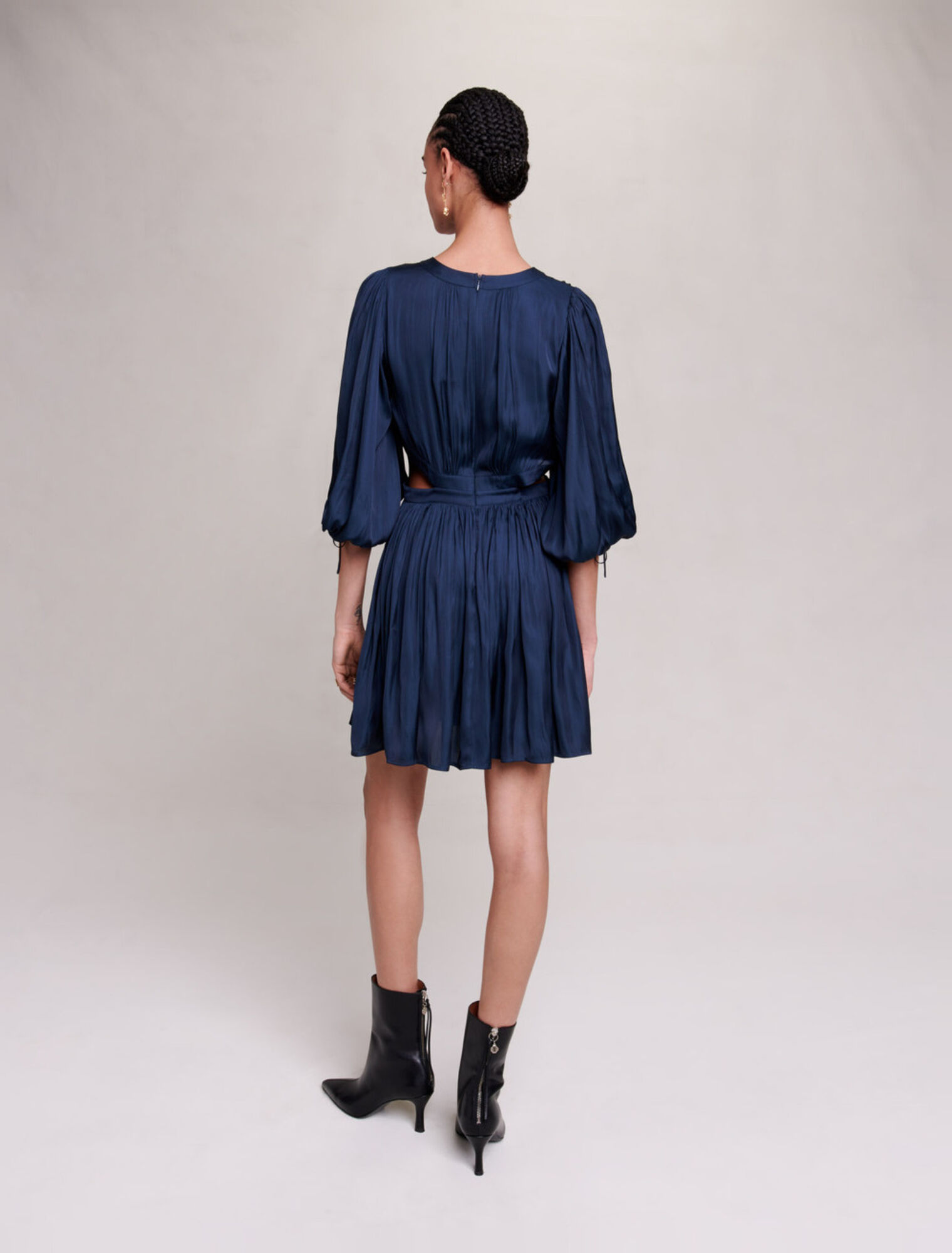 Robe courte satinée