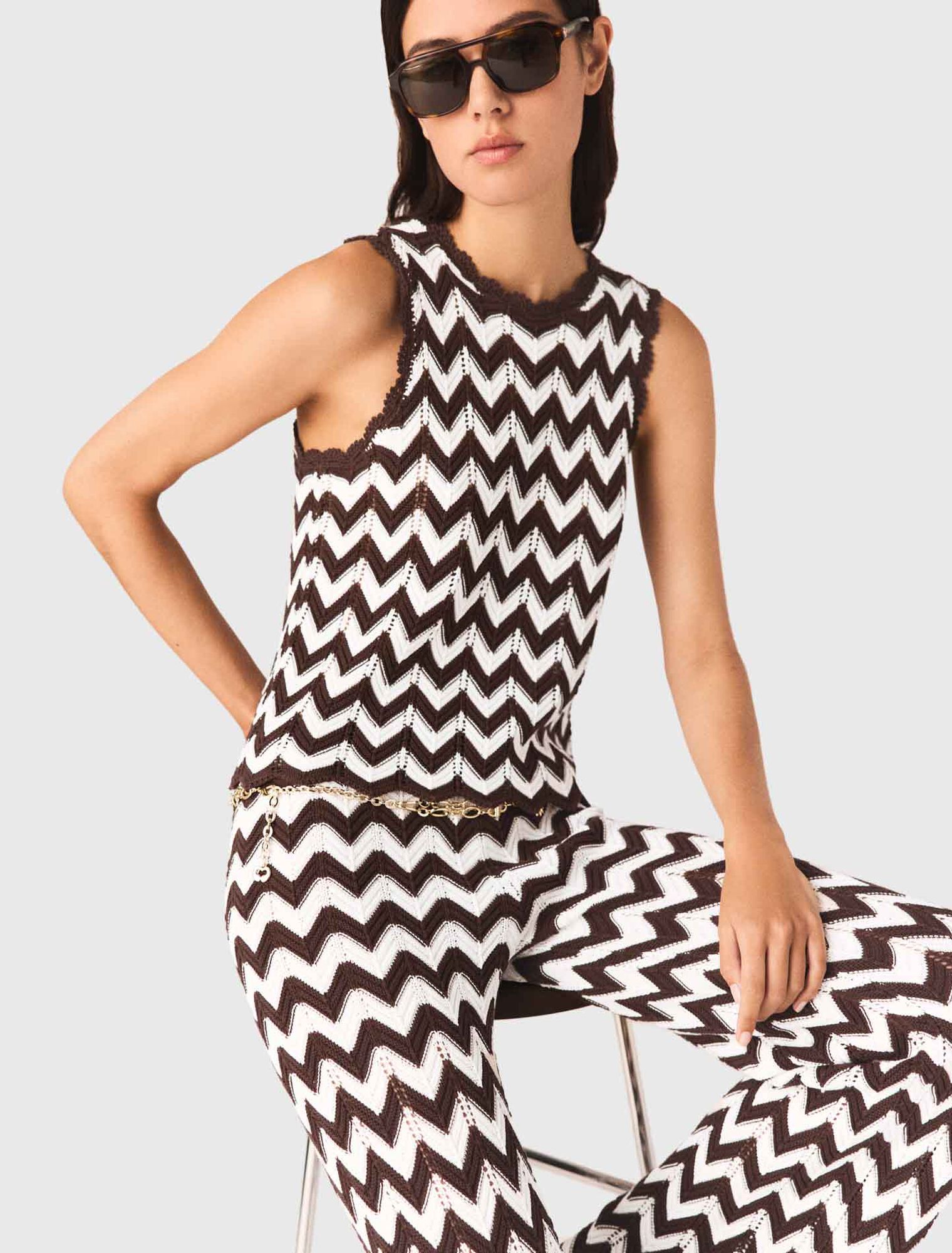 Top en crochet &agrave; motif zigzag