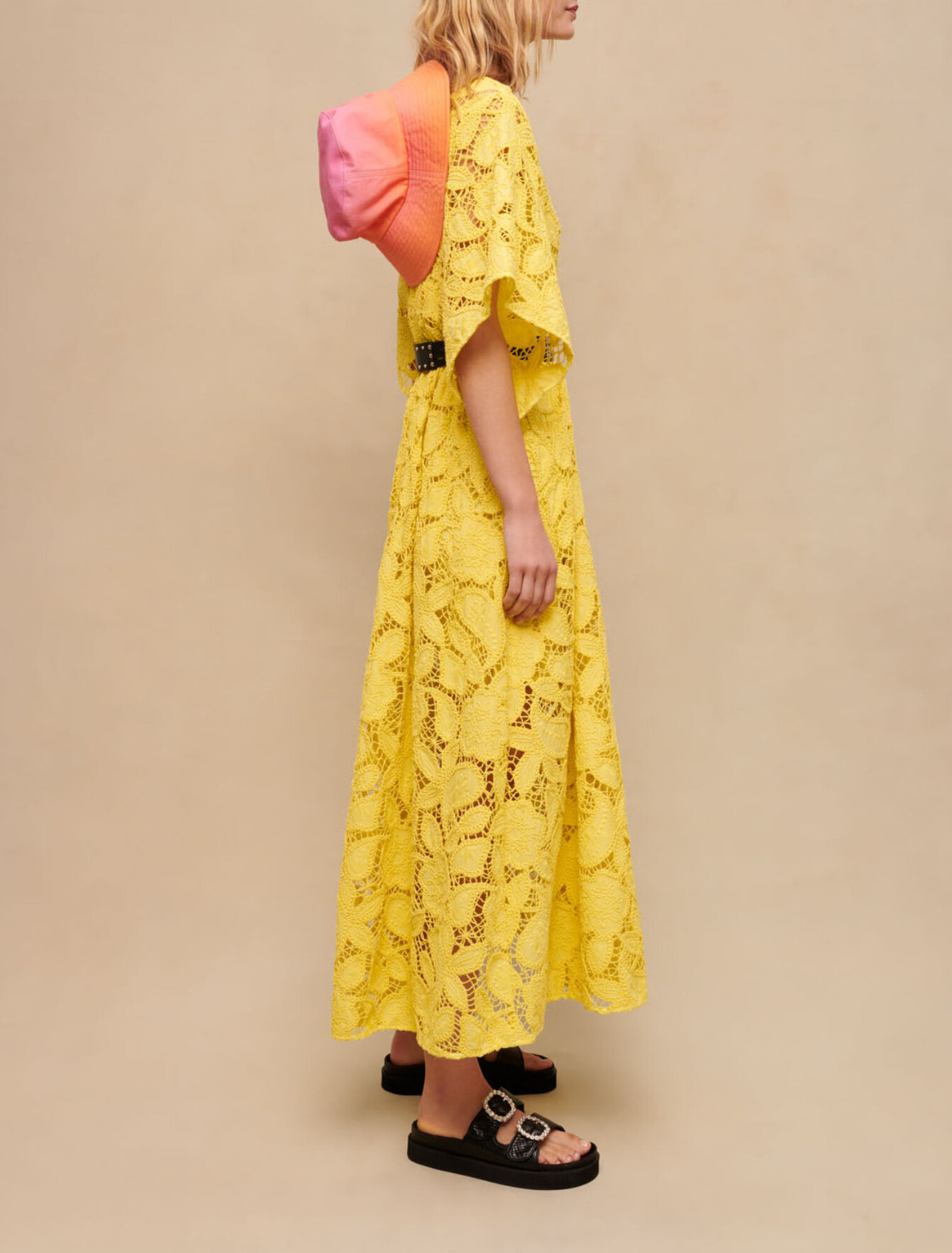 Robe longue en dentelle