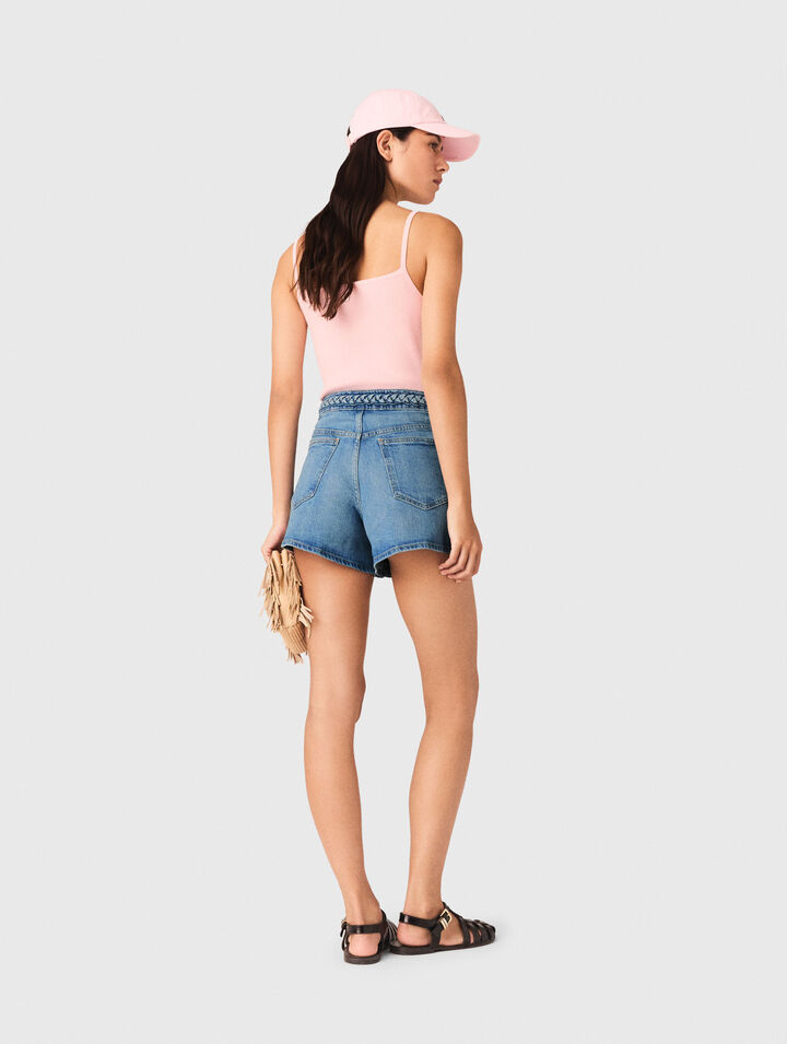 Short en denim tress&eacute;
