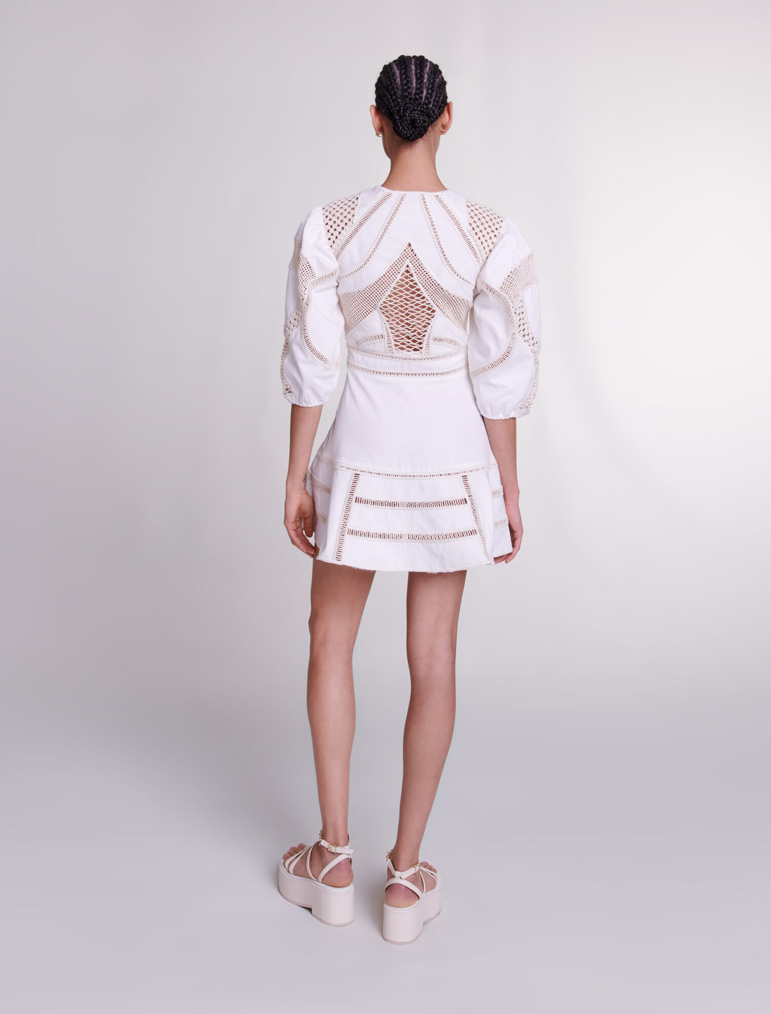 Robe courte volumineuse
