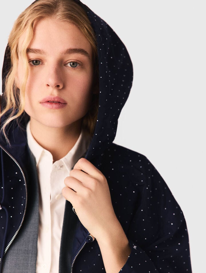 Coupe-vent strass&eacute; &agrave; capuche