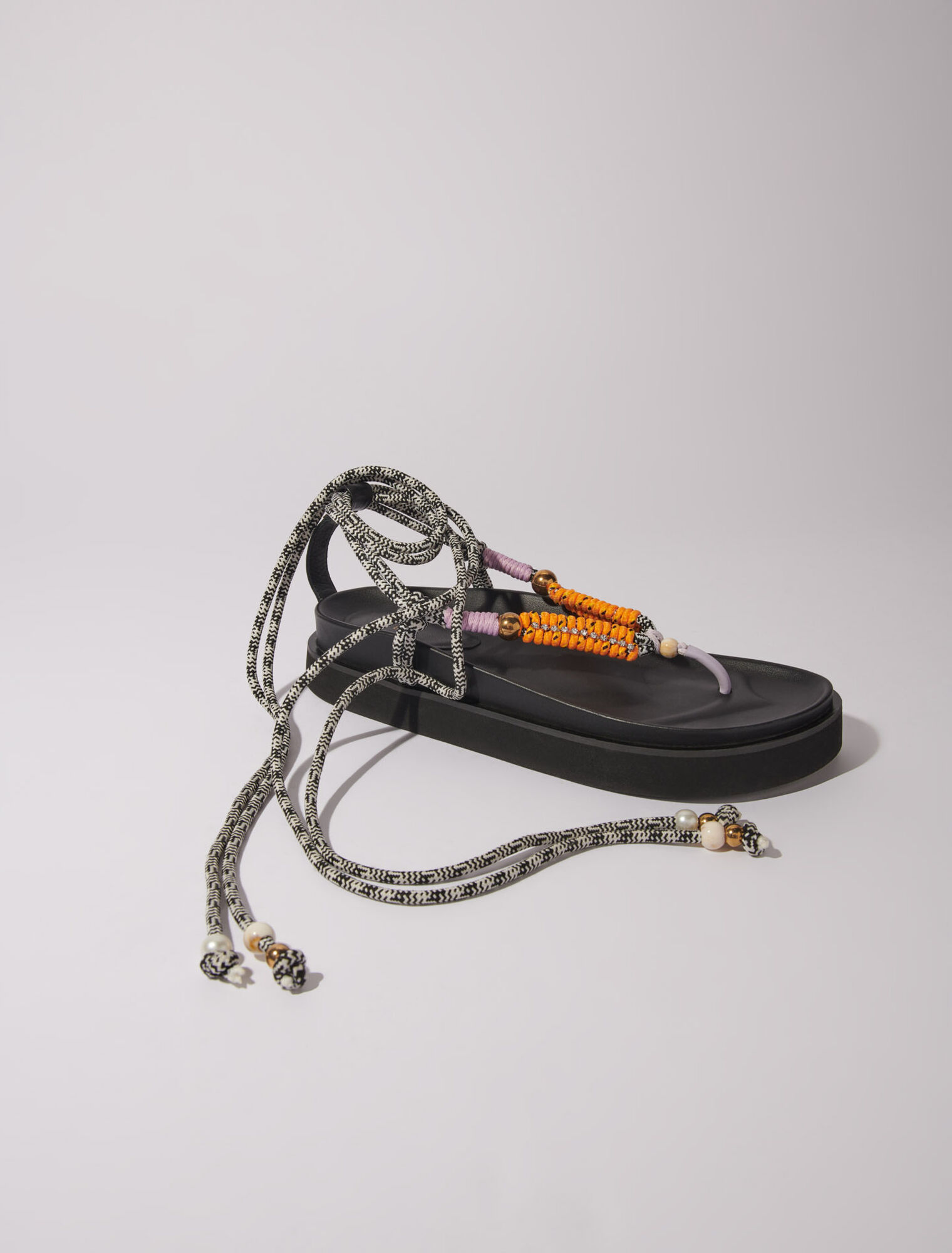 Sandales à brides tressées