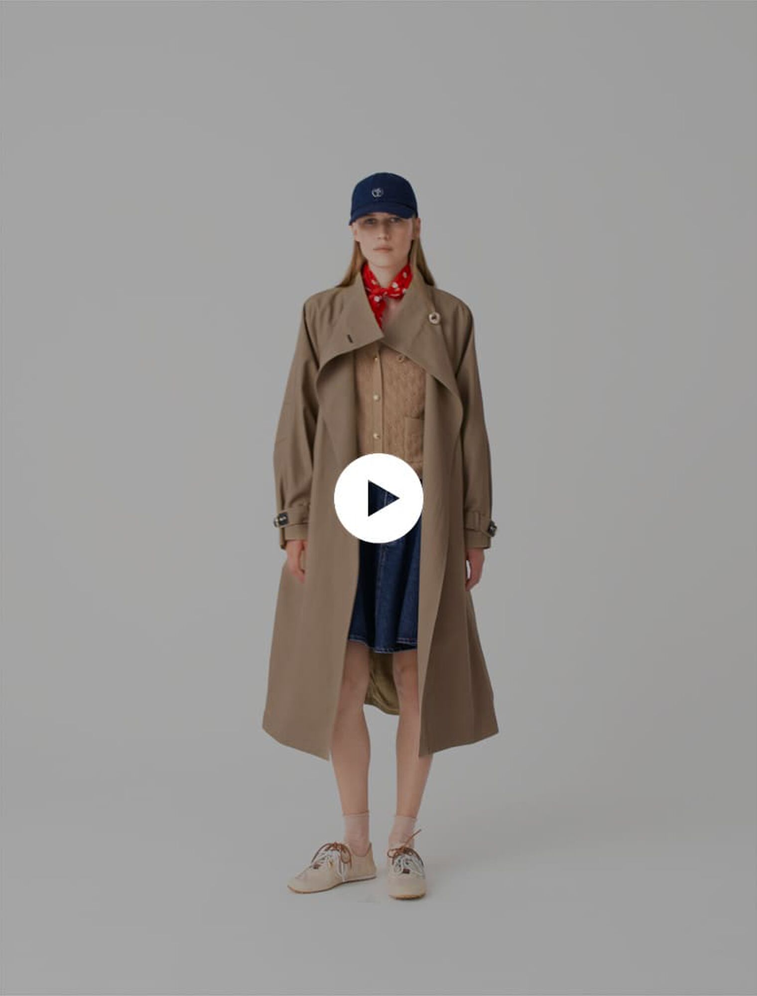 Trench long ceintur&eacute; boutons dor&eacute;s