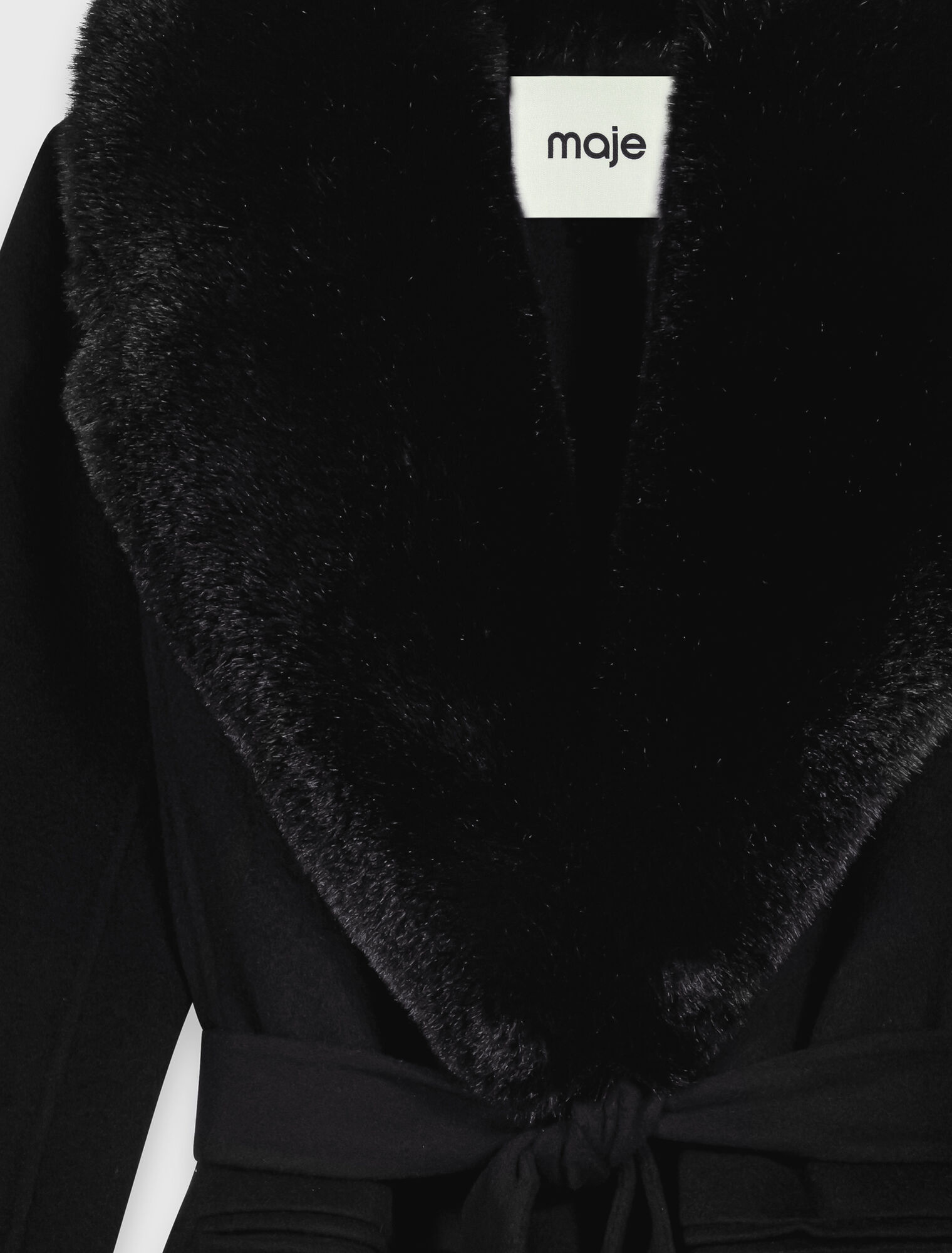 Manteau long et col fausse fourrure