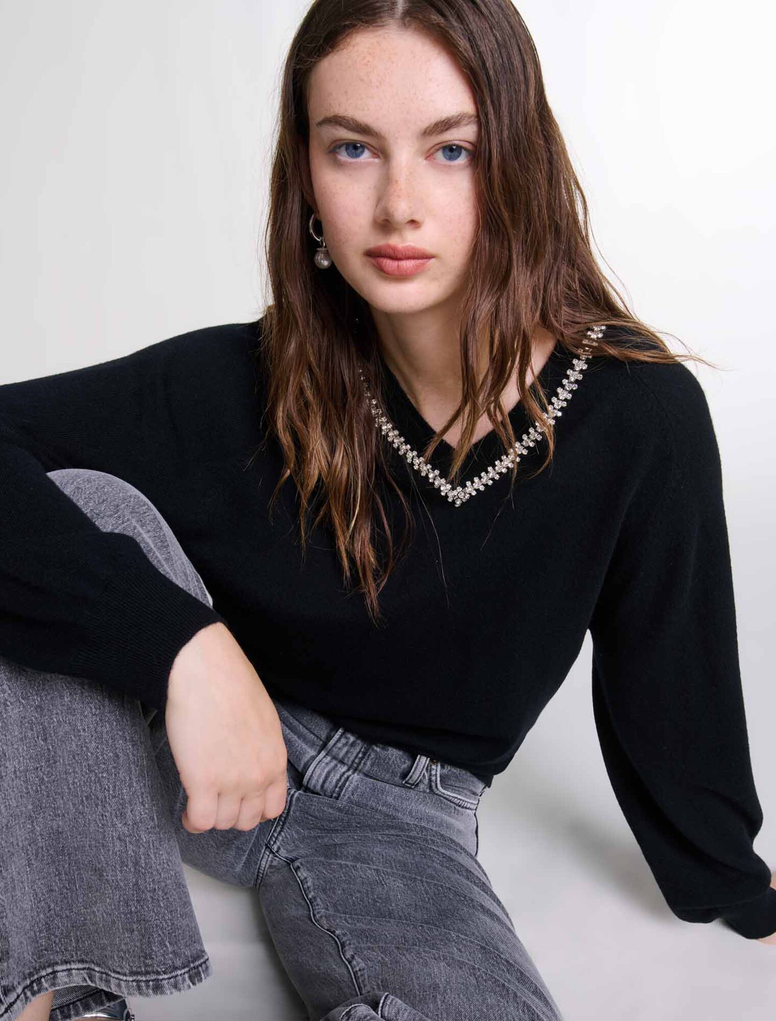 Pull en maille à col strassé