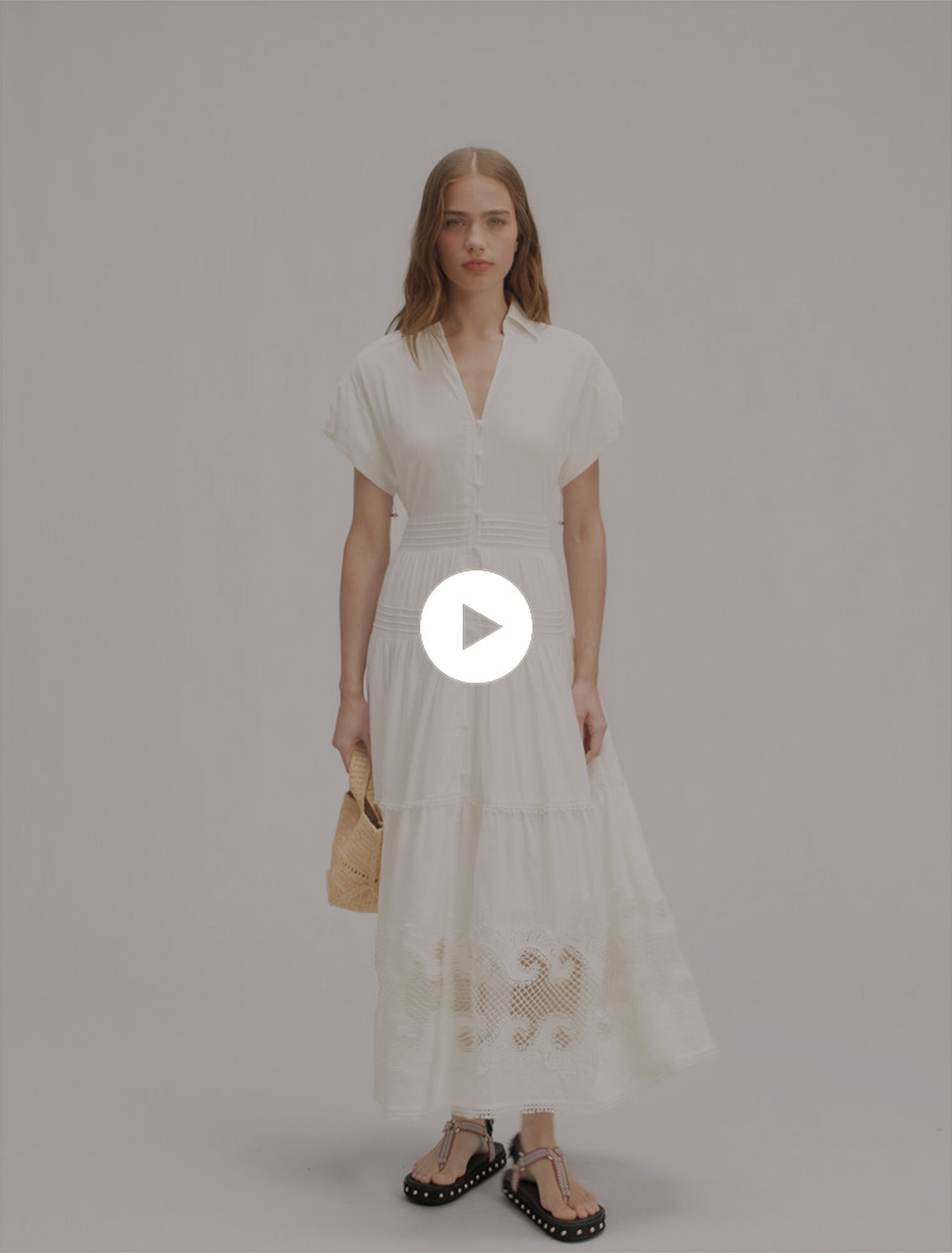 Robe longue brodée à volants
