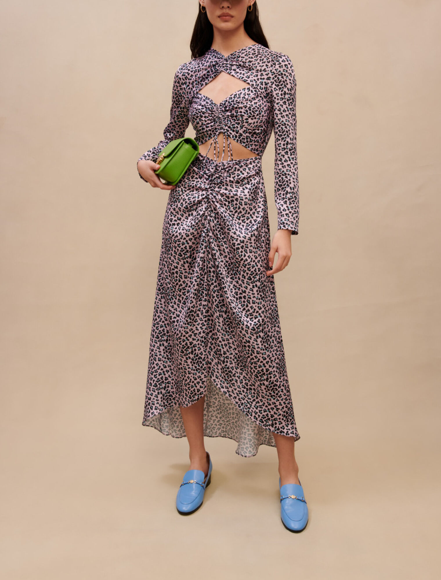 Robe longue satinée et ajourée
