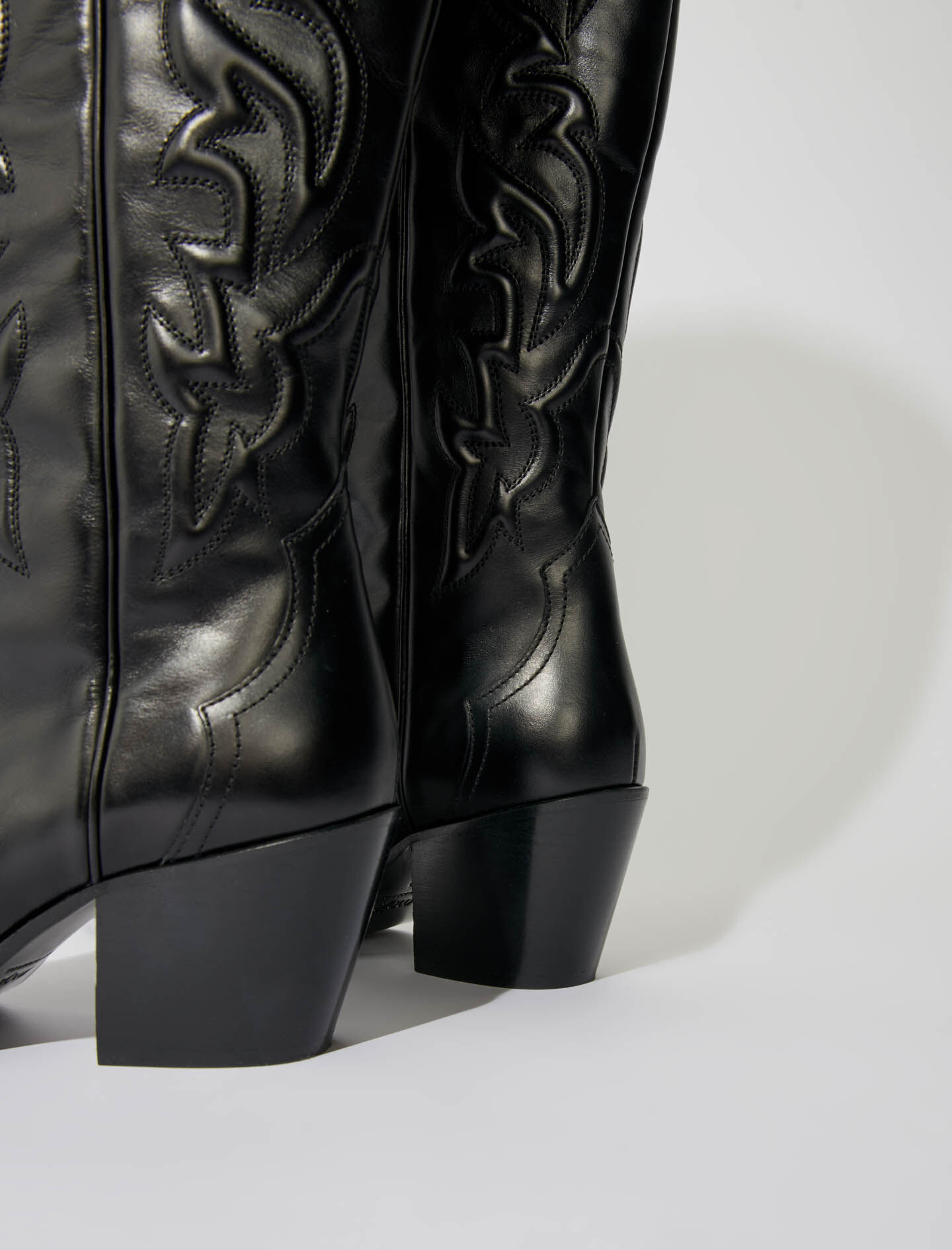 Bottes santiags en cuir lisse brode