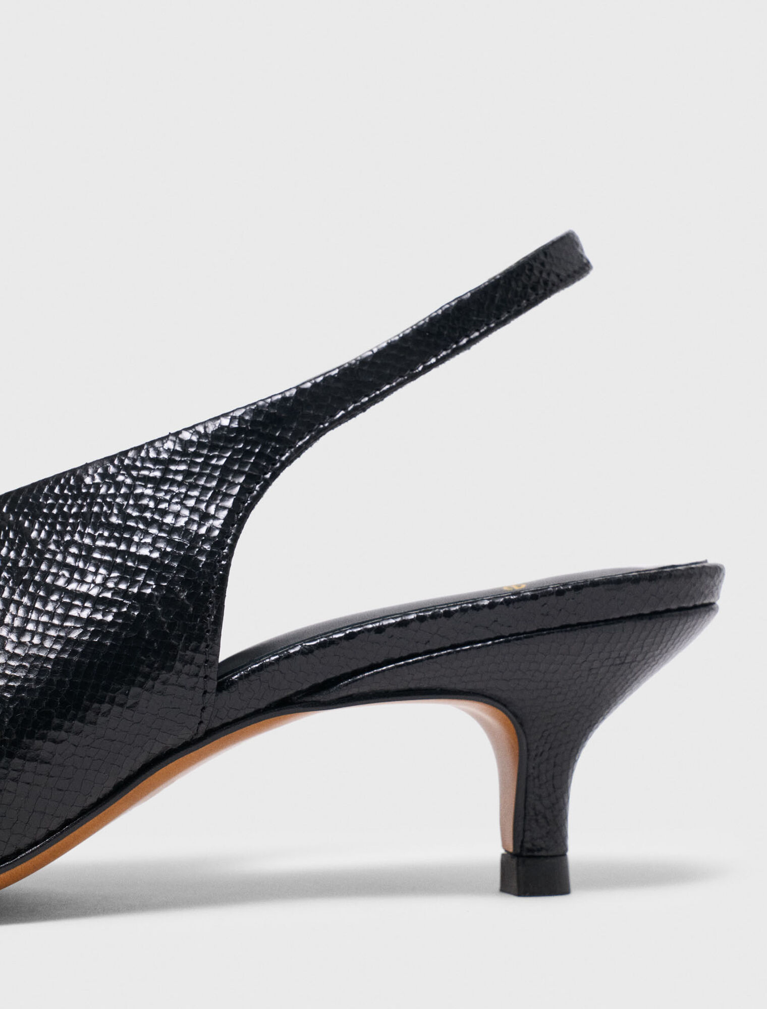 Slingbacks pointues en cuir emboss&eacute;