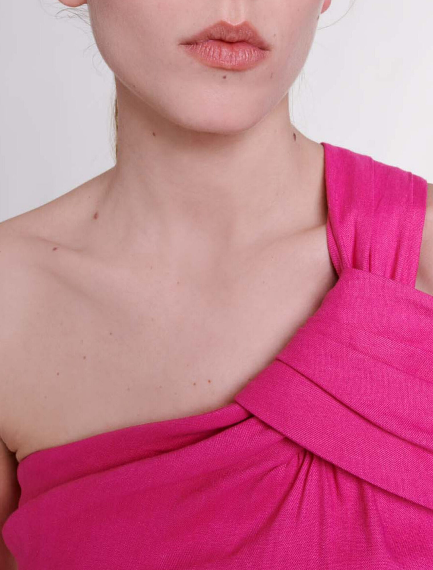 Robe en lin asymétrique