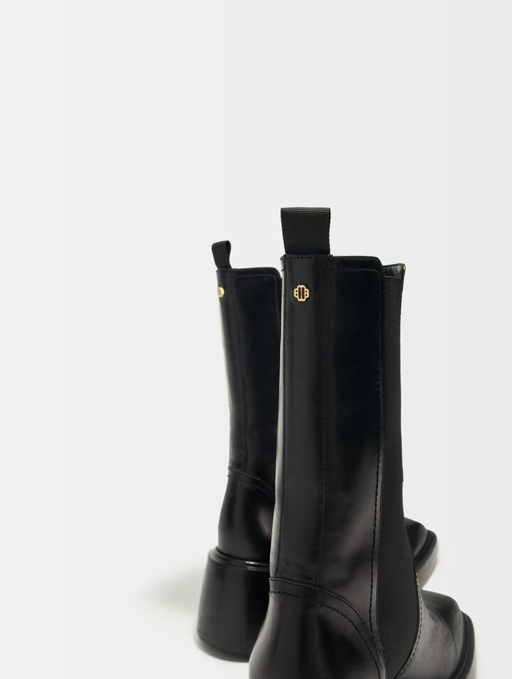 Bottines en cuir noir à bouts carrés