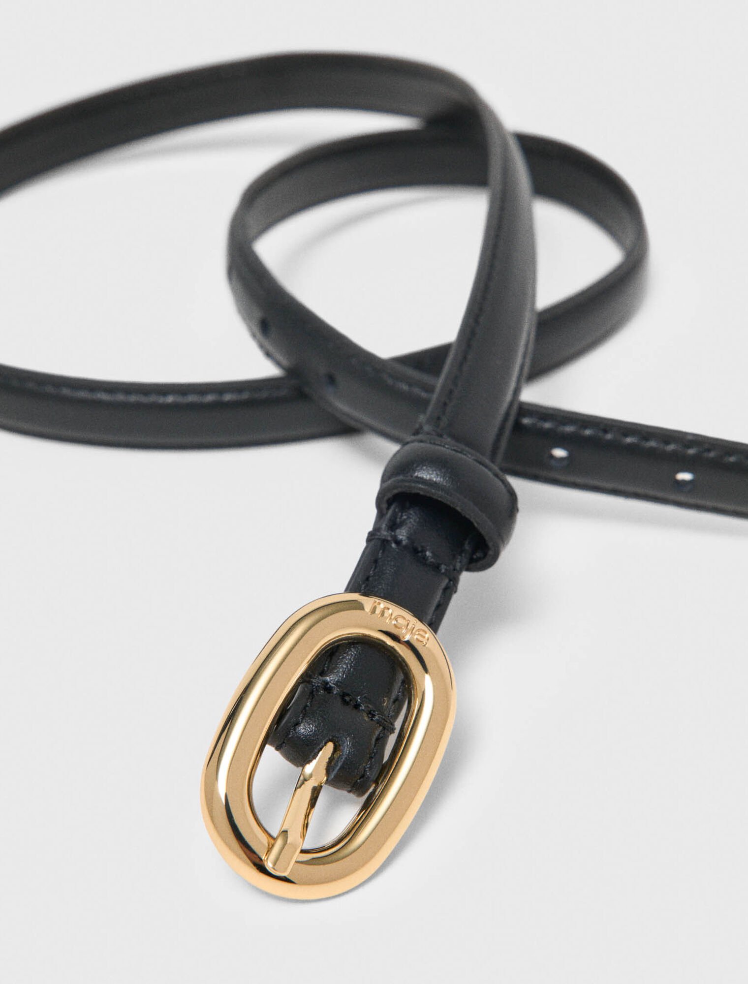 Ceinture cuir fine &agrave; boucle ovale