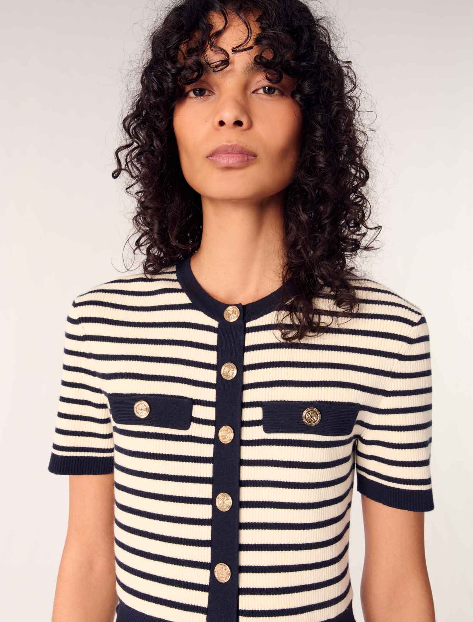 Robe courte en maille côtelée