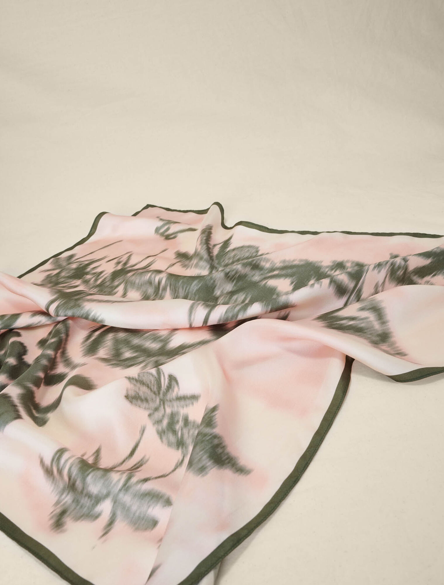 Foulard imprimé palmiers