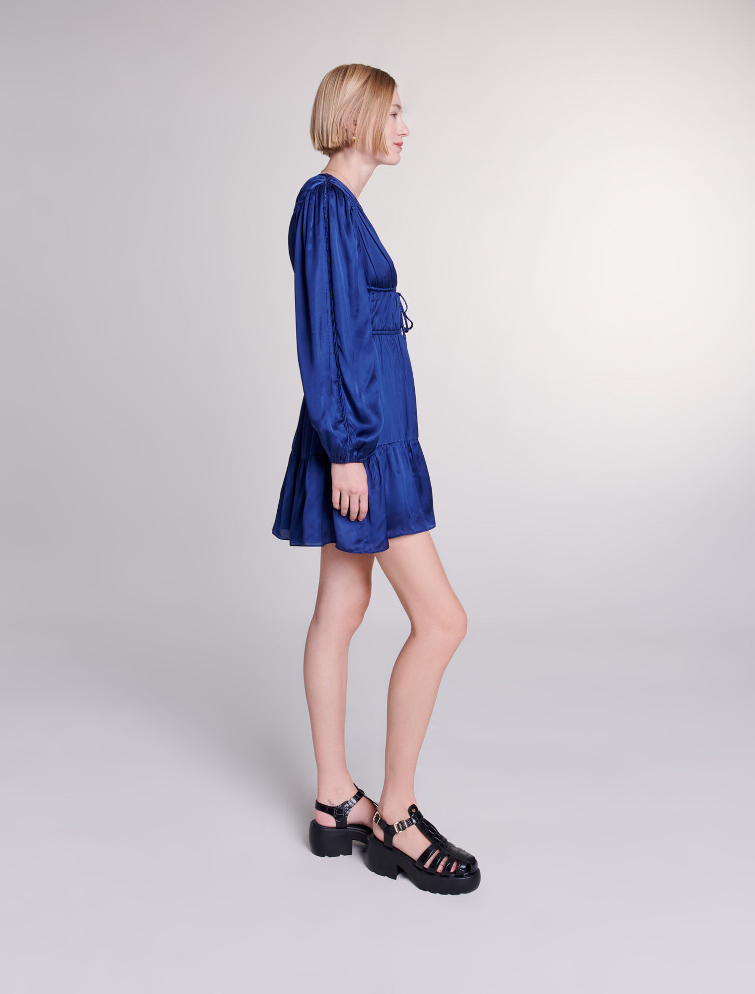 Robe courte satinée
