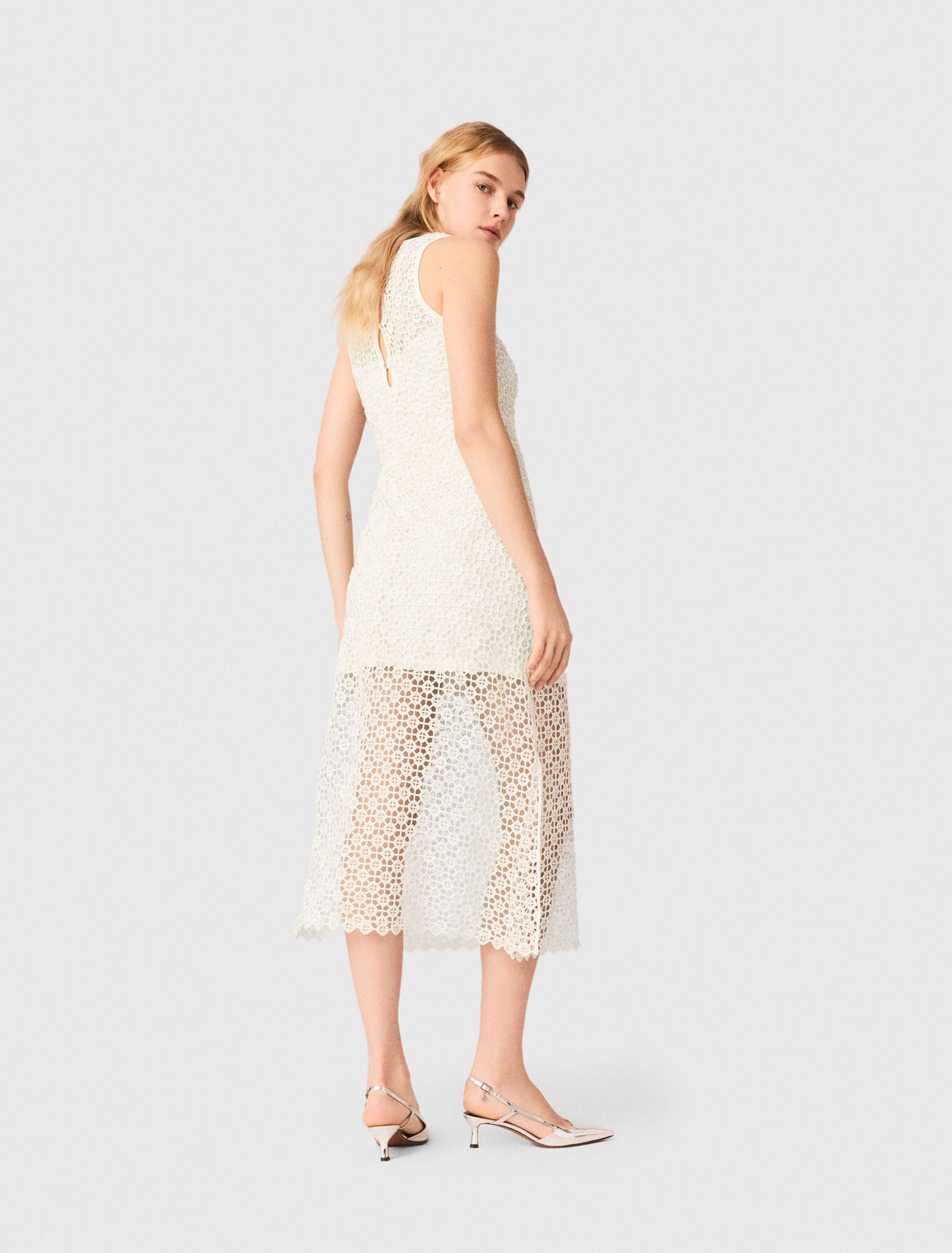 Robe longue en crochet et strass