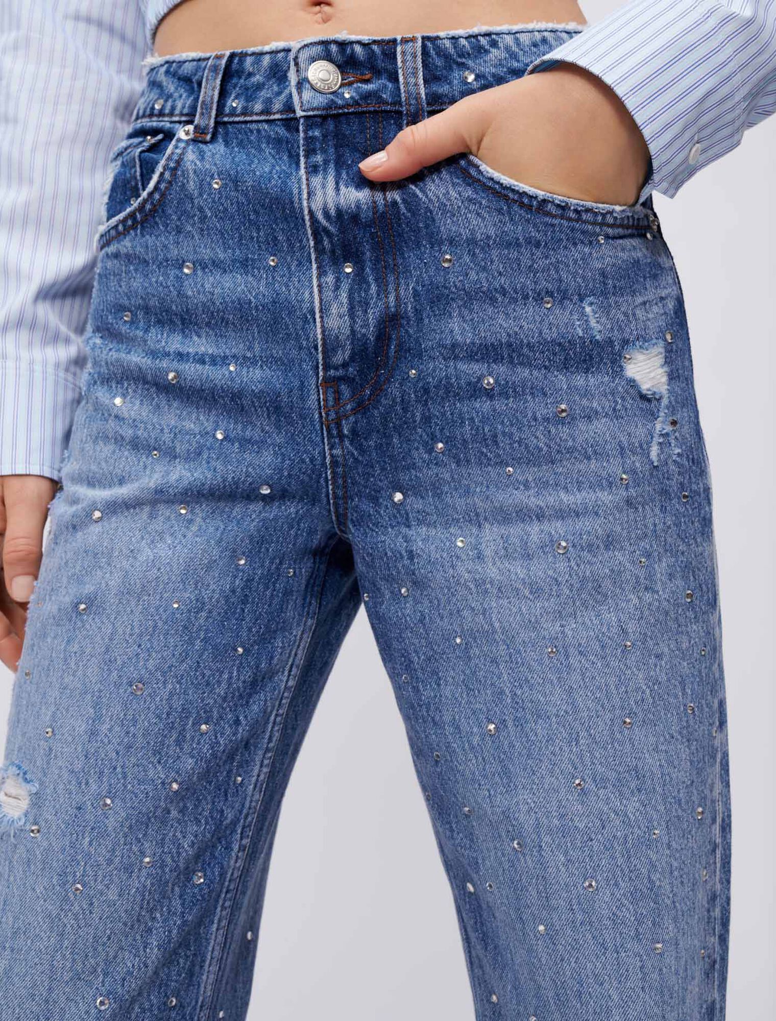 Jean taille haute entièrement strassé