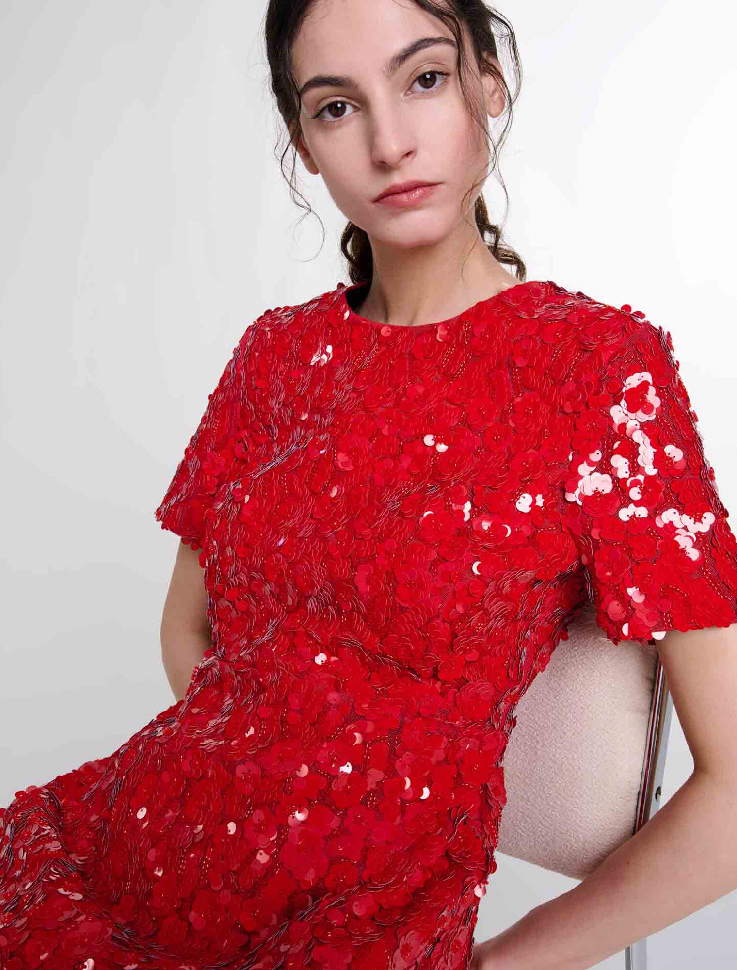 Robe courte à sequins fleurs