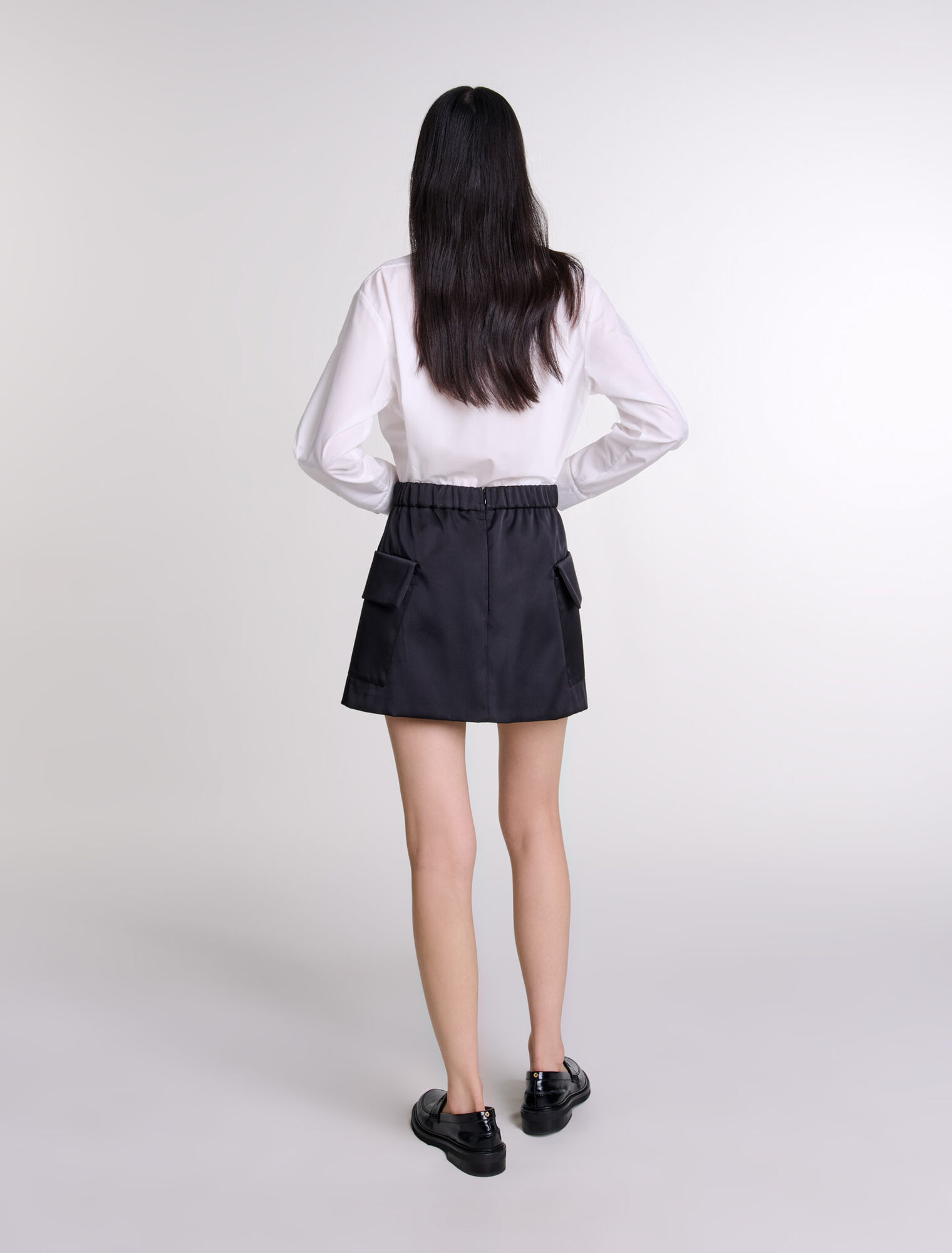 Jupe courte en satin