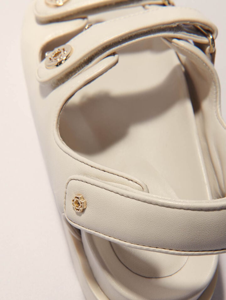 Sandales plates en cuir