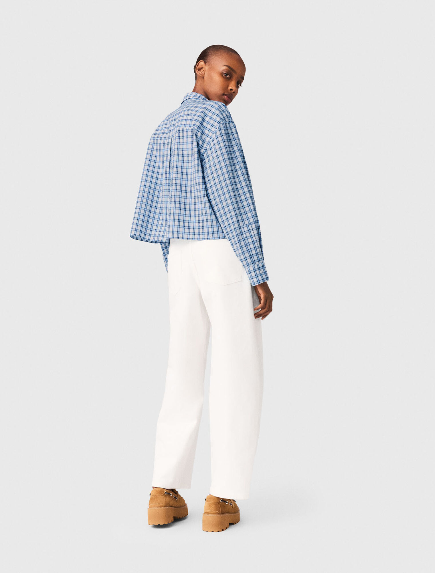 Chemise strass&eacute;e cravate amovible