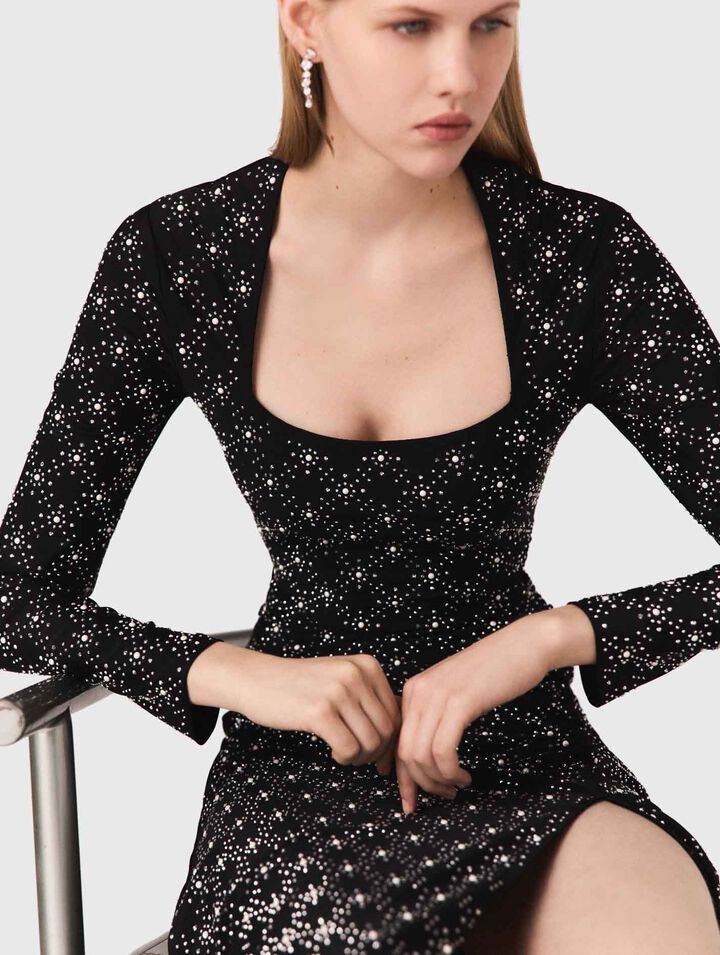 Robe longue à perles et strass