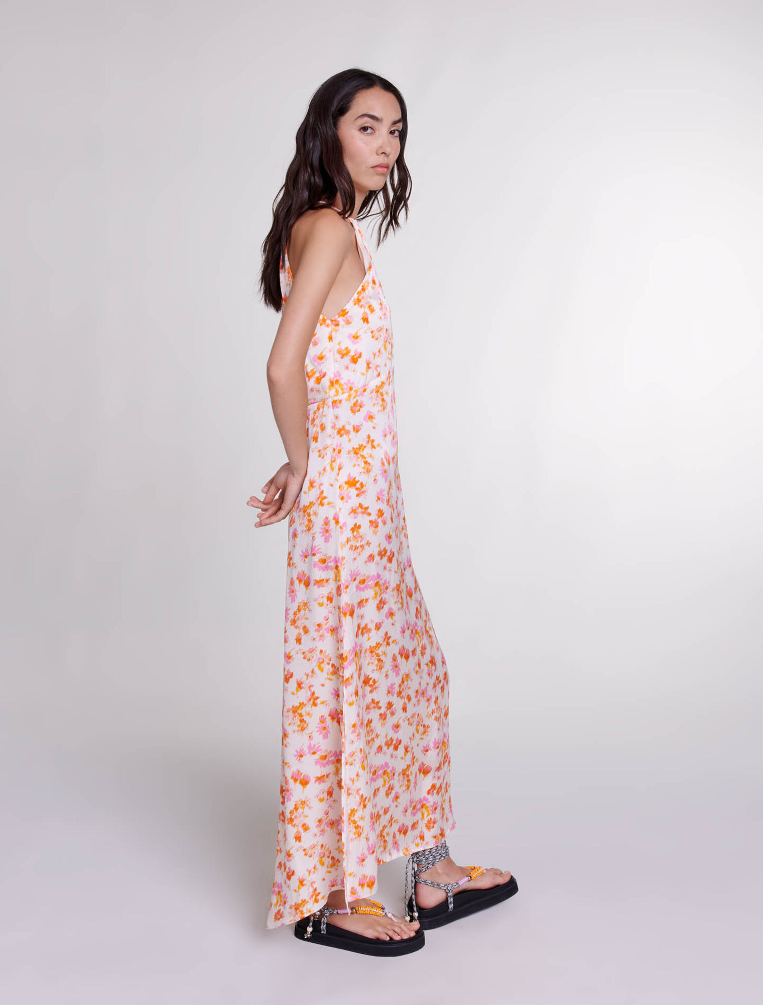 Robe longue fleurie et satinée