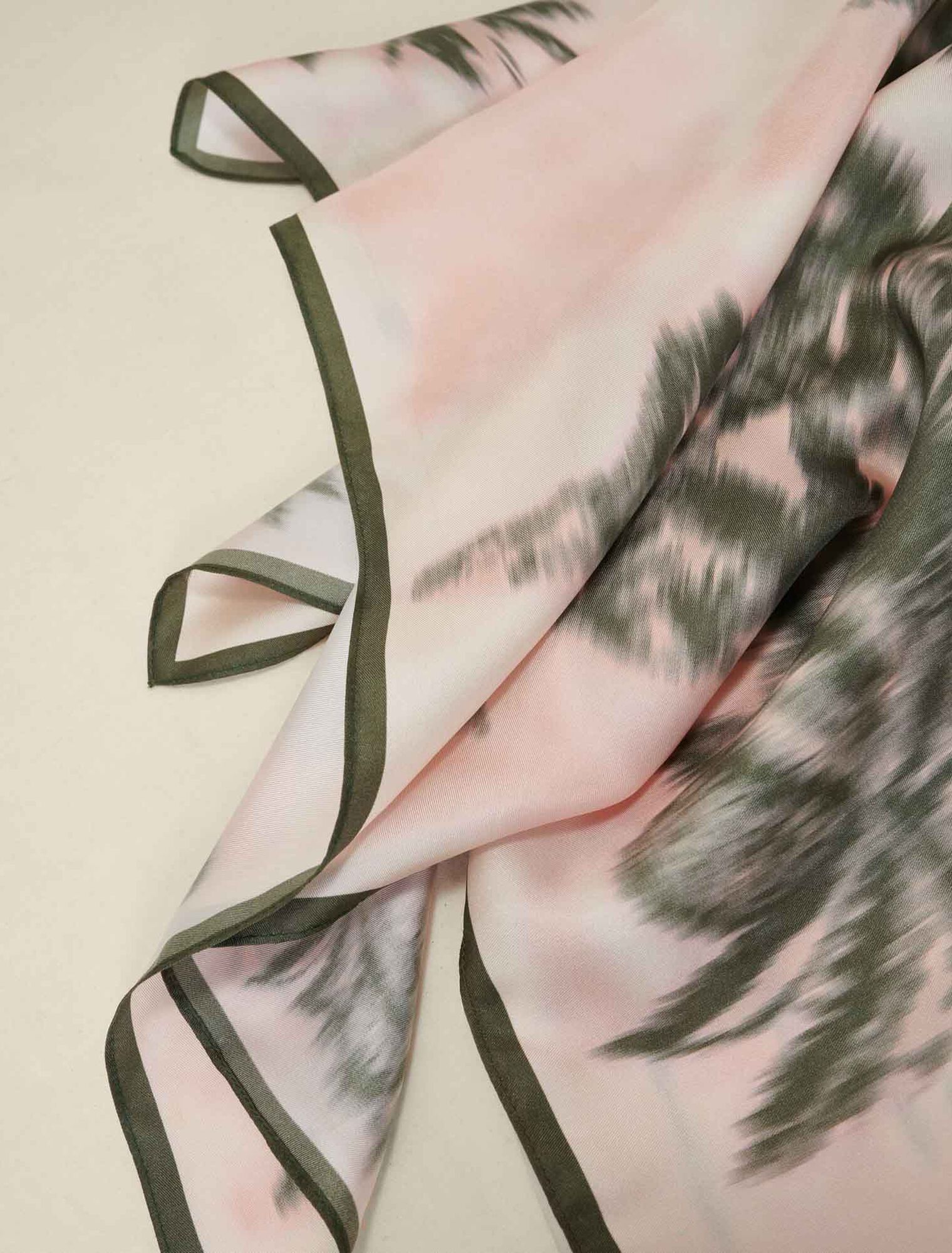 Foulard imprimé palmiers