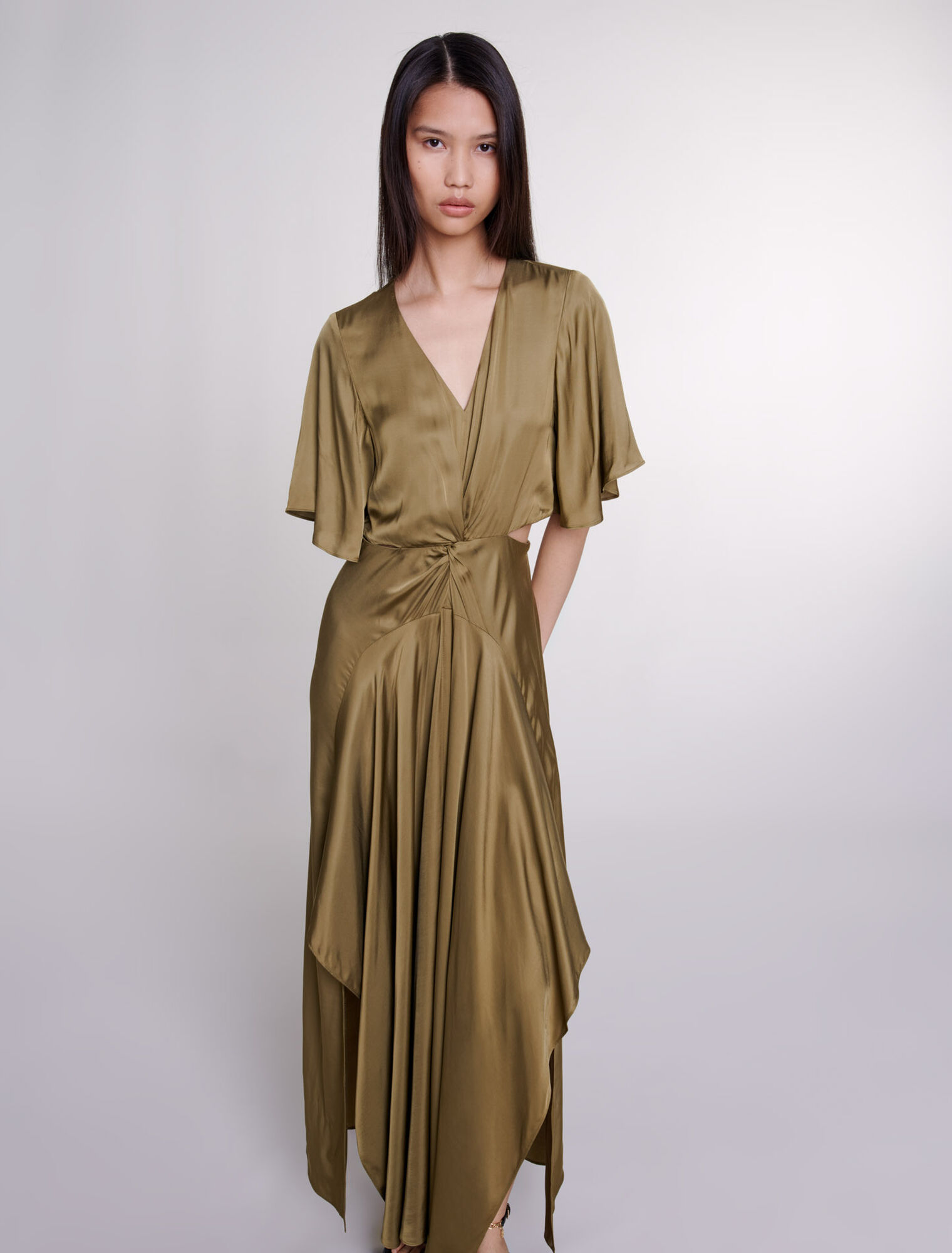 Robe longue satinée ajourée