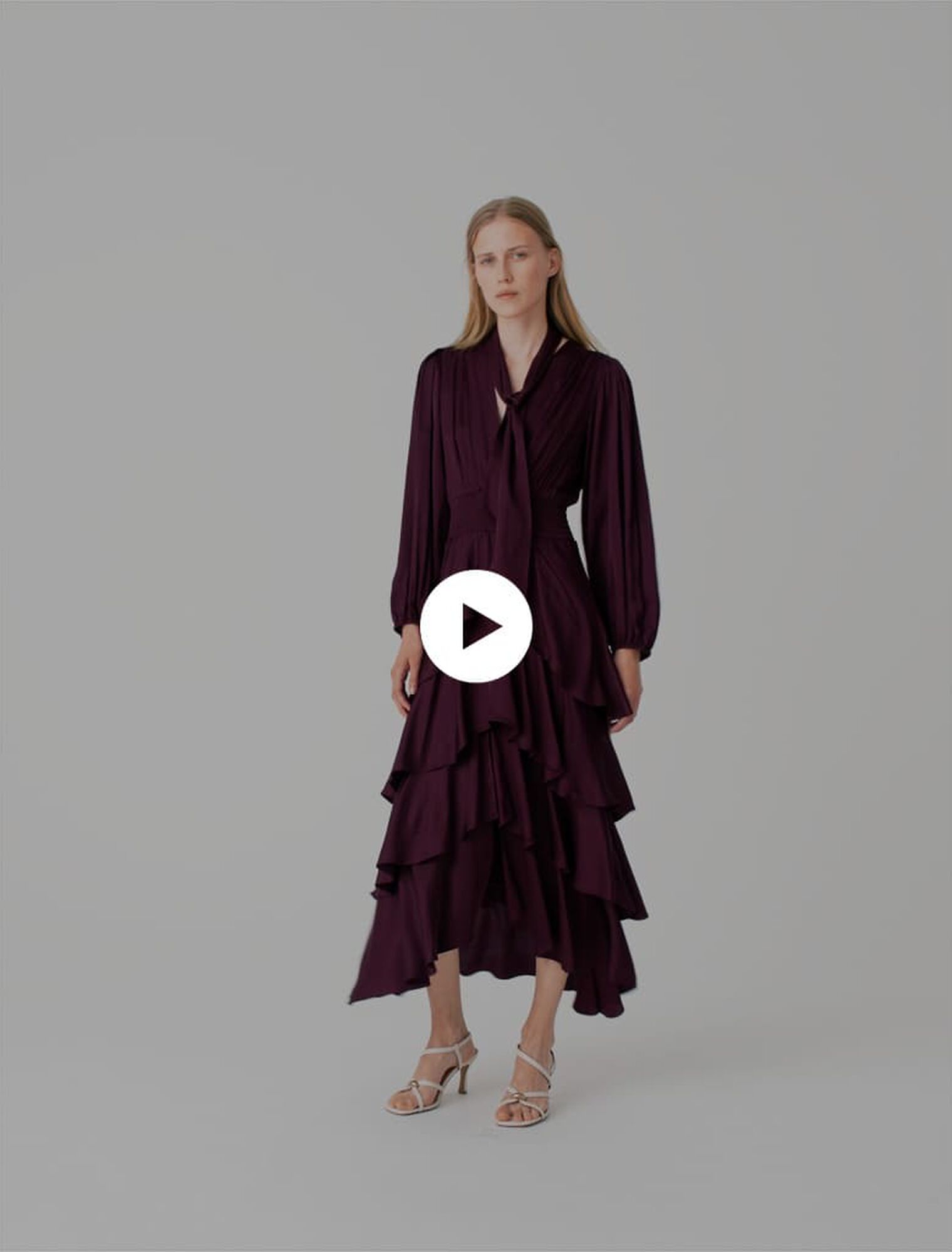 Robe longue &agrave; volants