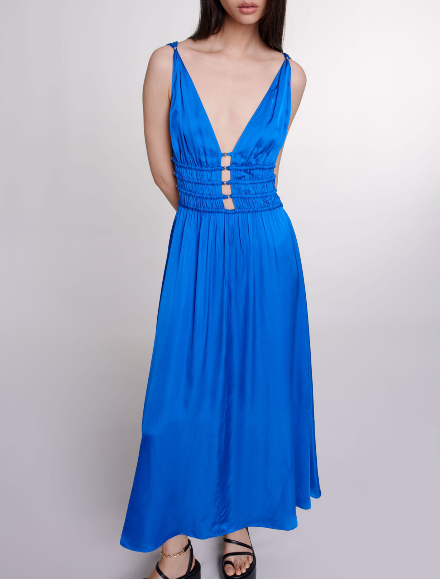 Robe satinée ajourée