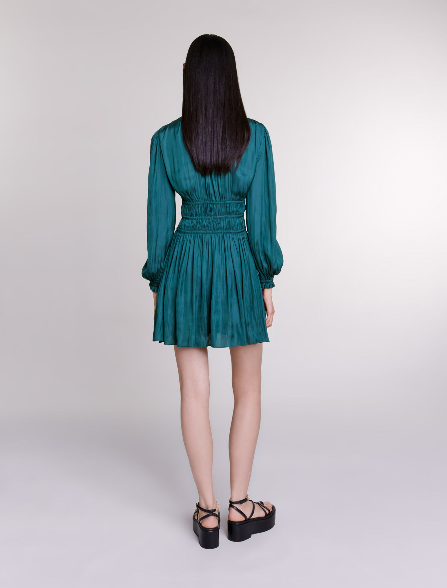 Robe courte satinée