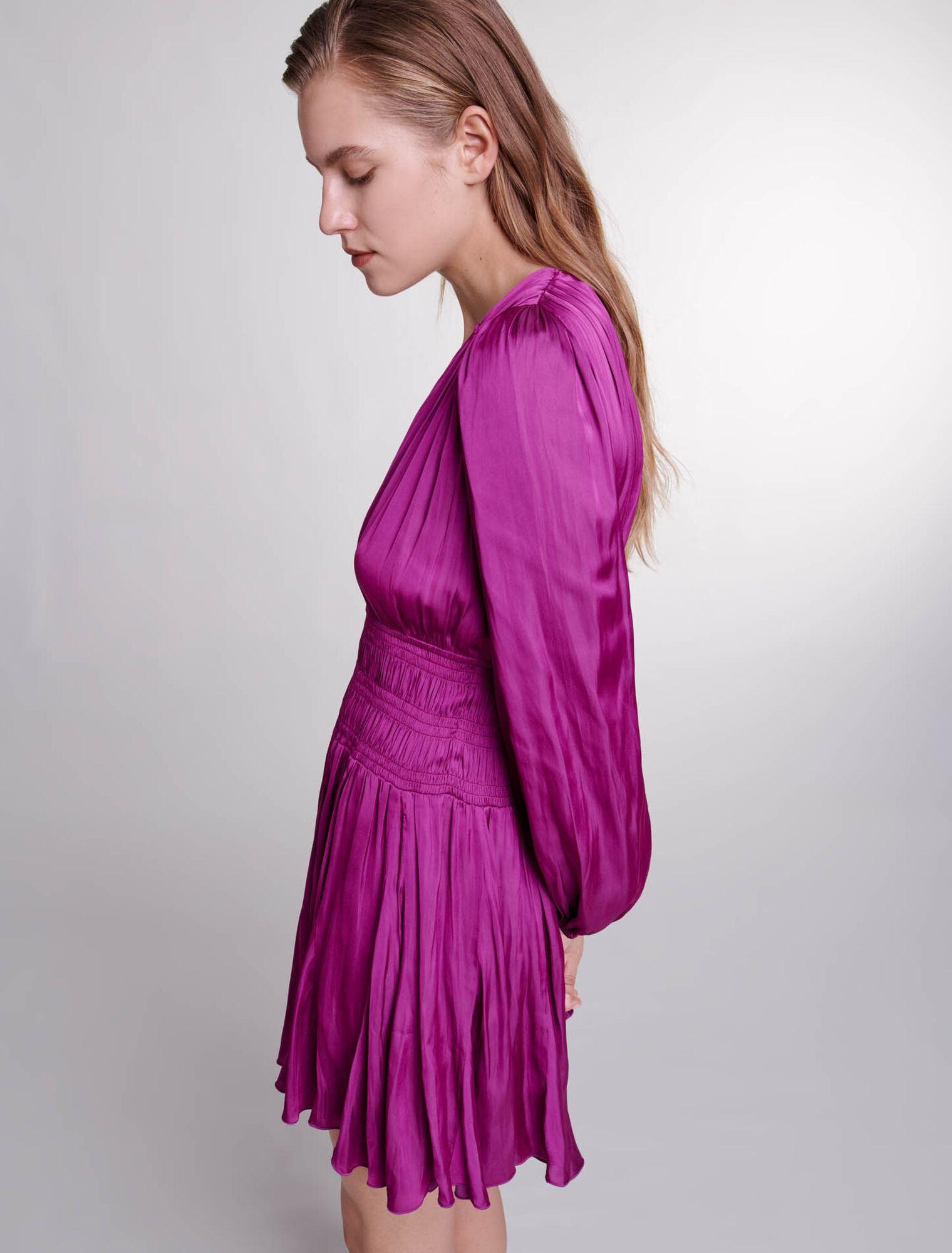 Robe courte satinée