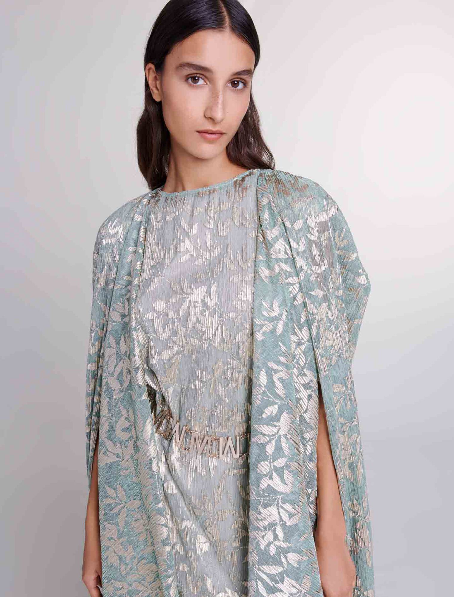 Robe longue à cape
