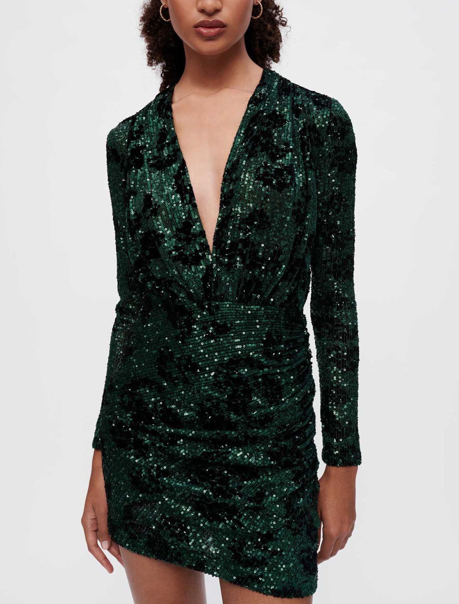 Robe entièrement brodée de sequins
