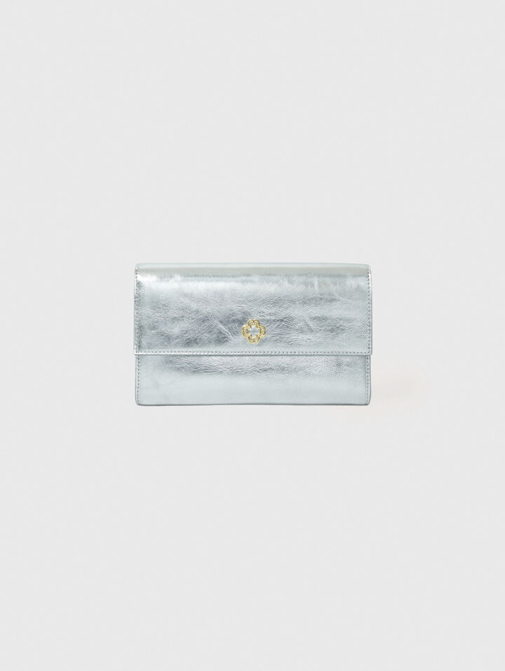 Pochette en cuir métallisé à chaîne