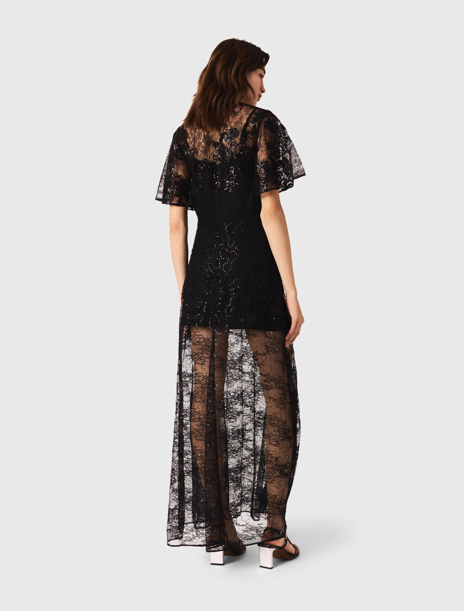 Robe longue en dentelle