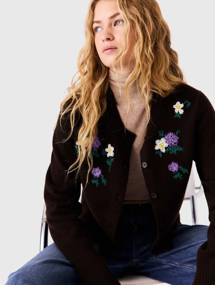 Cardigan avec broderies florales